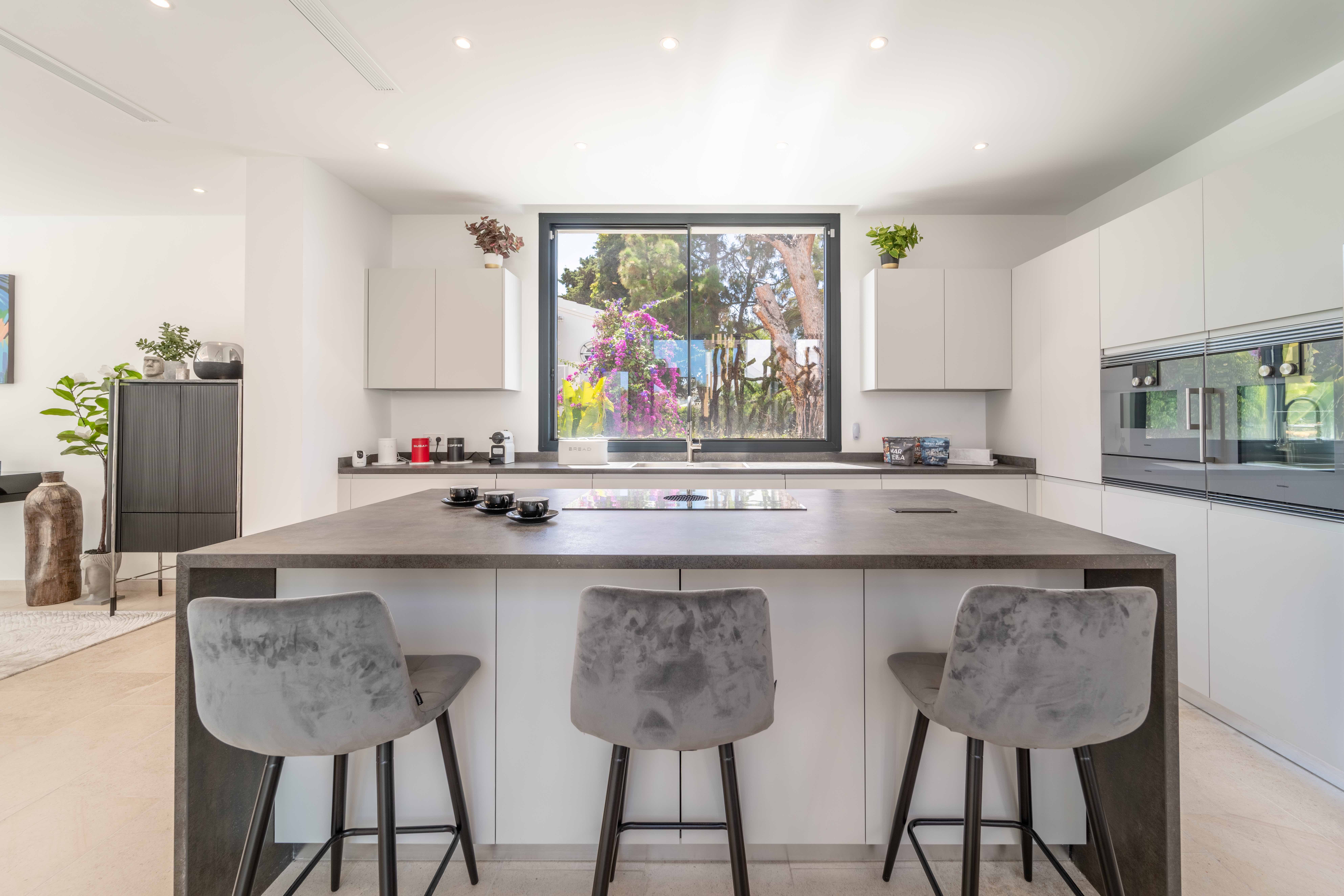 7 Bedroom Villa in Estepona - Photo 14