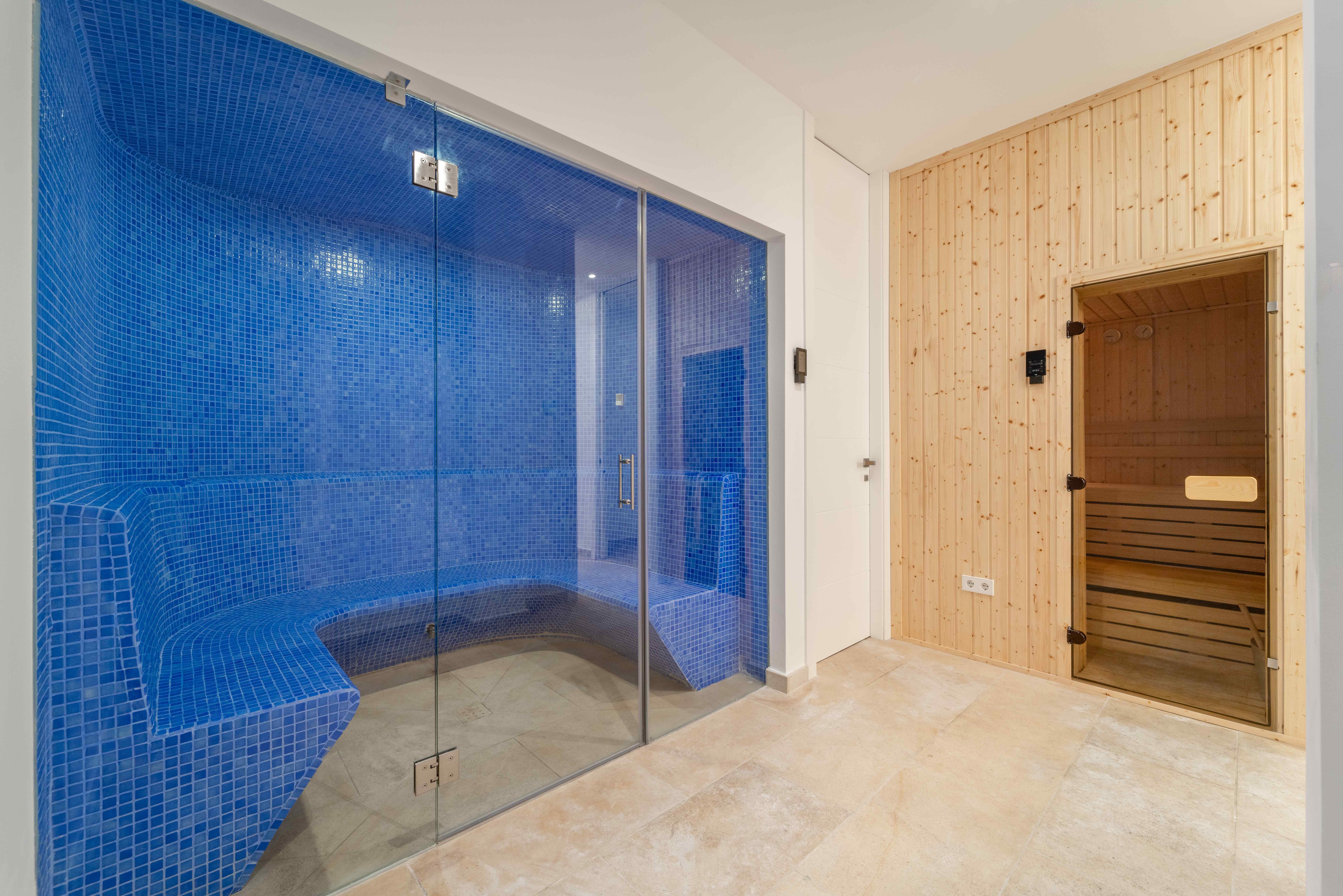 7 Bedroom Villa in Estepona - Photo 27