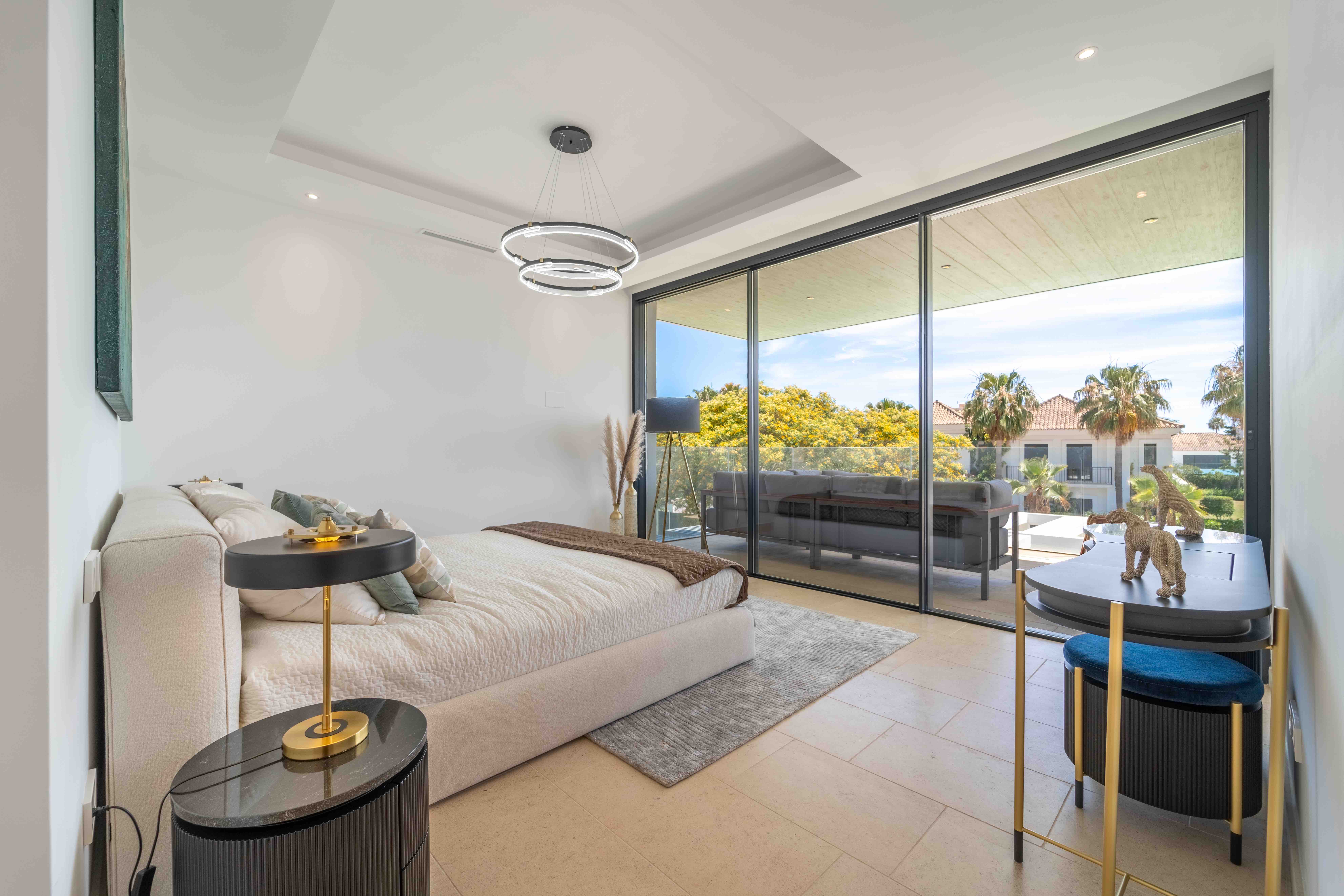7 Bedroom Villa in Estepona - Photo 38