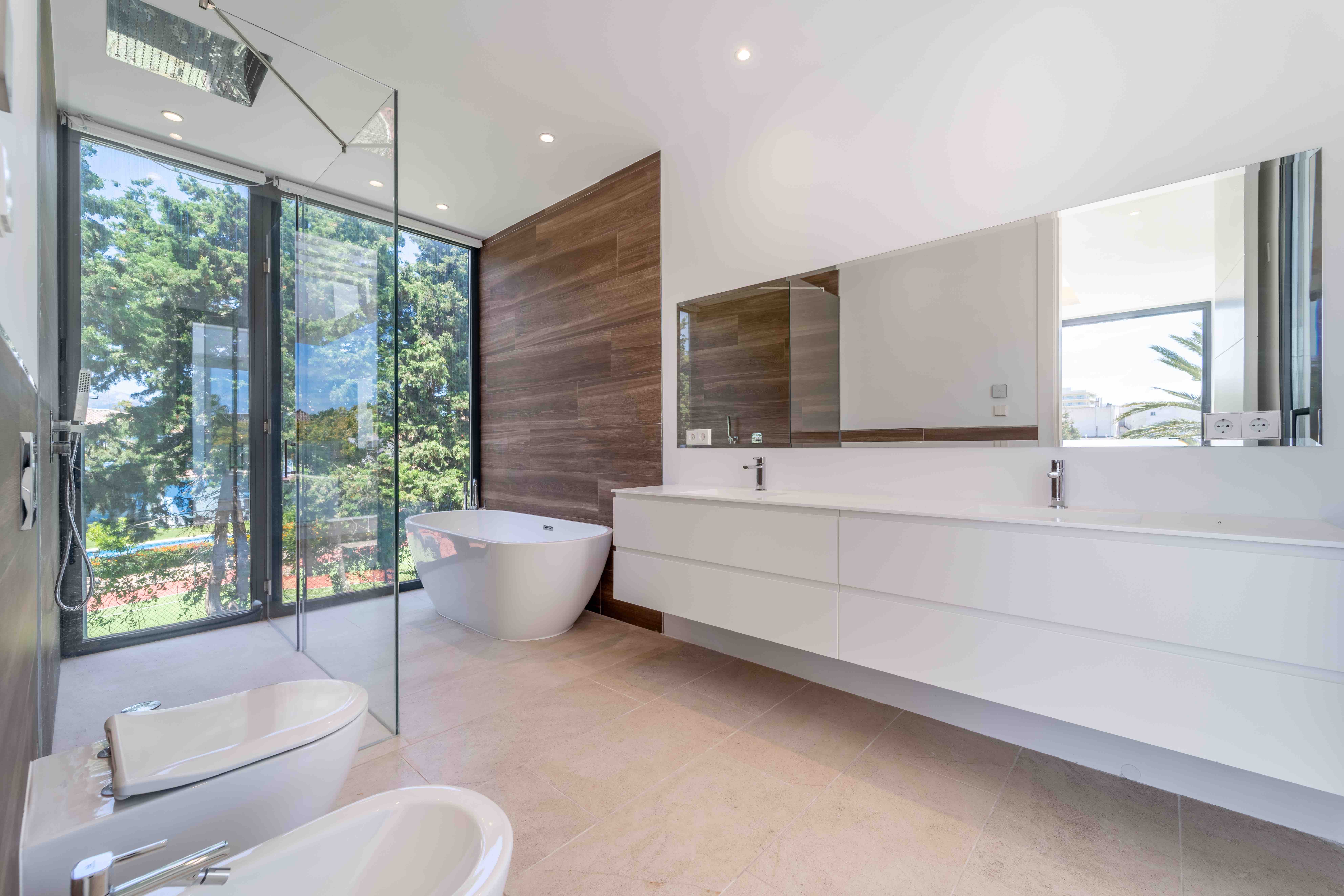 7 Bedroom Villa in Estepona - Photo 33