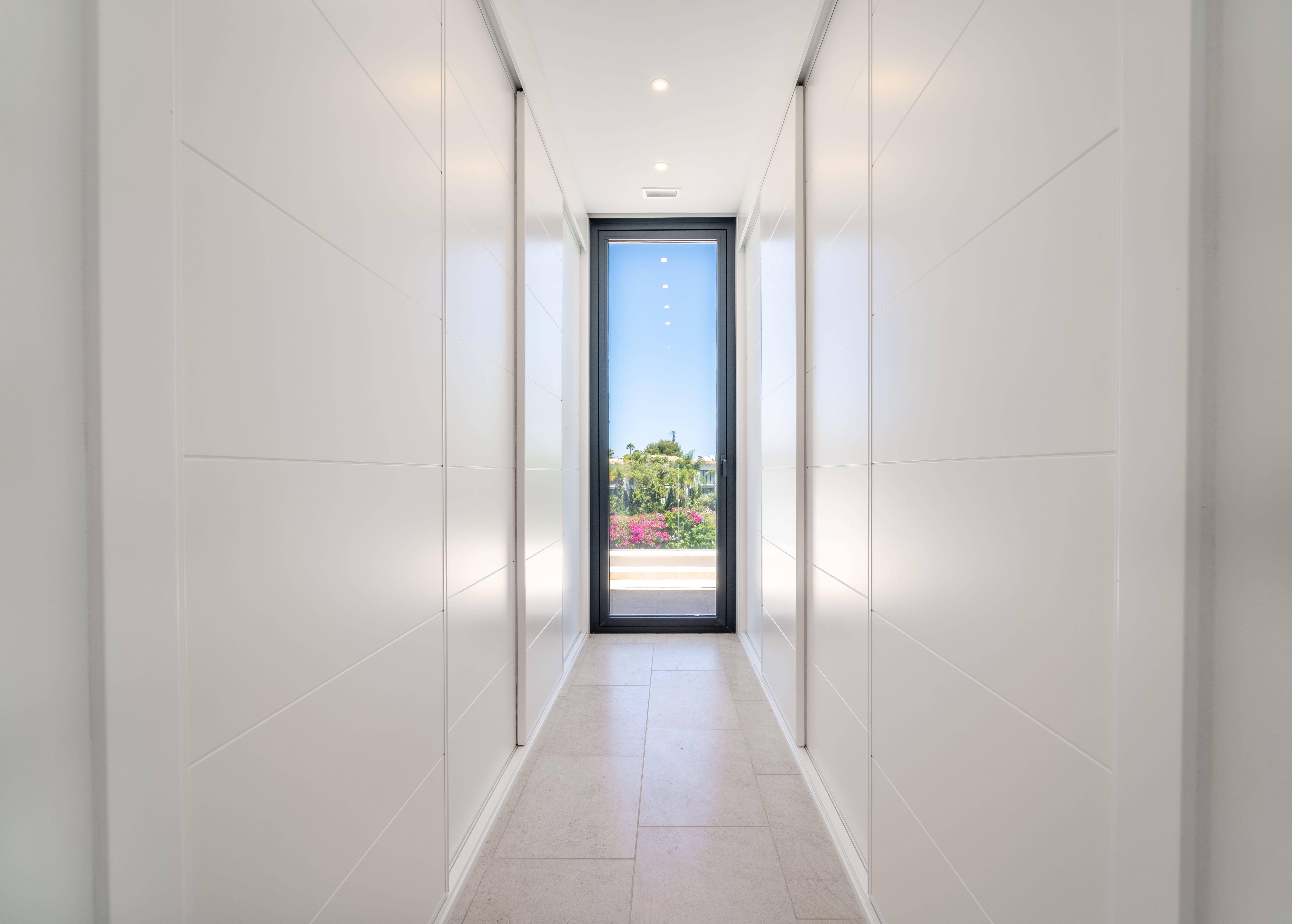 7 Bedroom Villa in Estepona - Photo 34