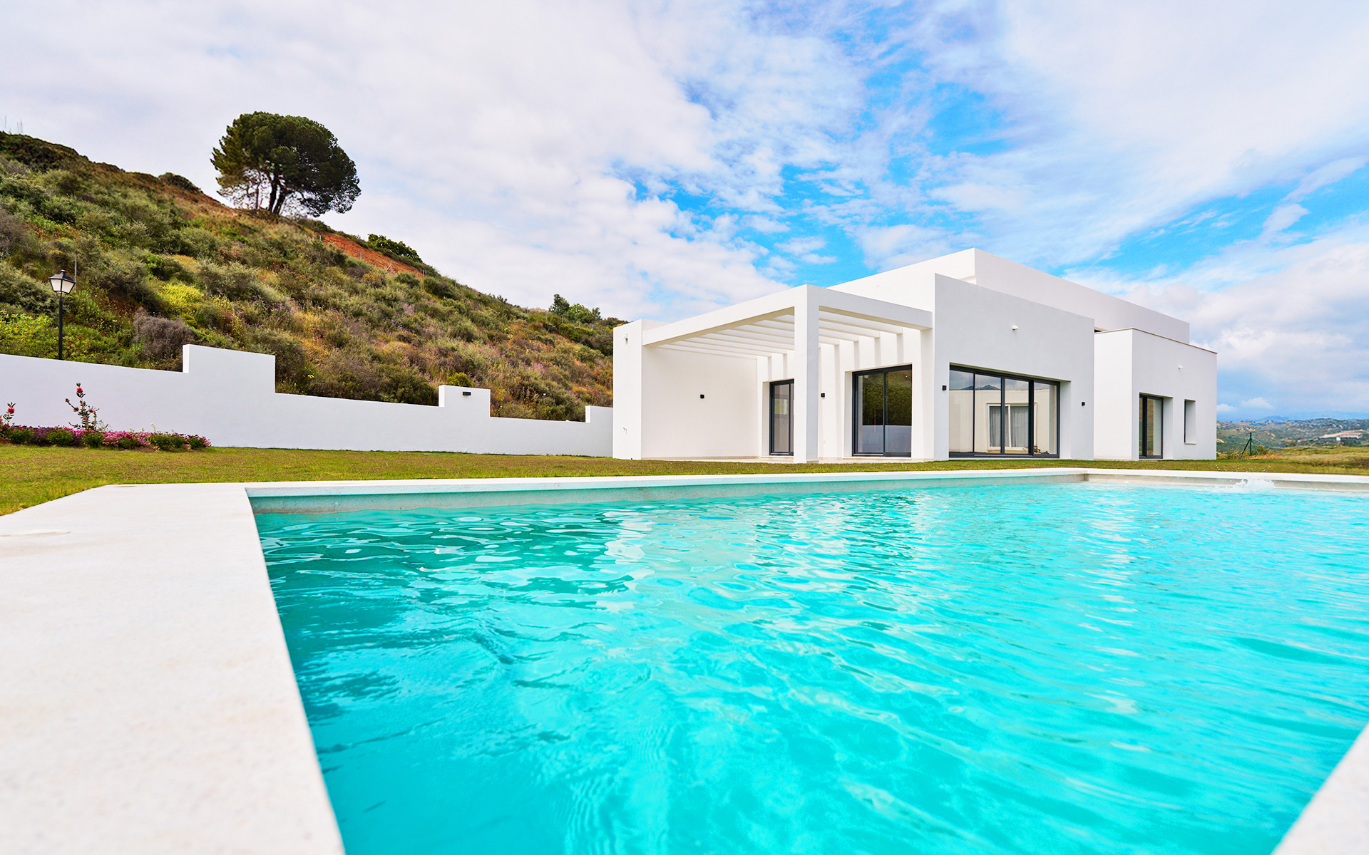6 Bedroom Villa in Mijas - Photo 3