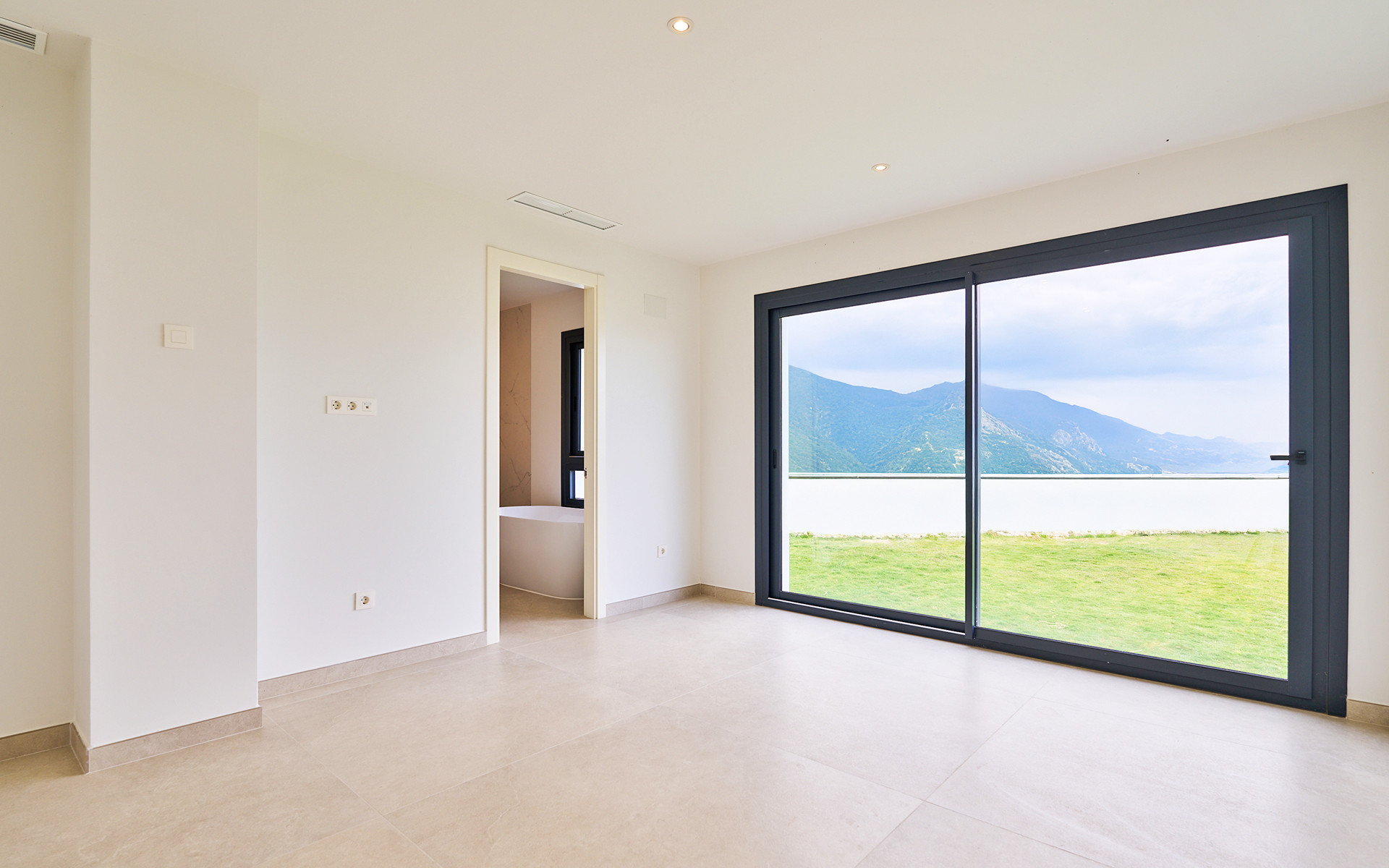 6 Bedroom Villa in Mijas - Photo 18