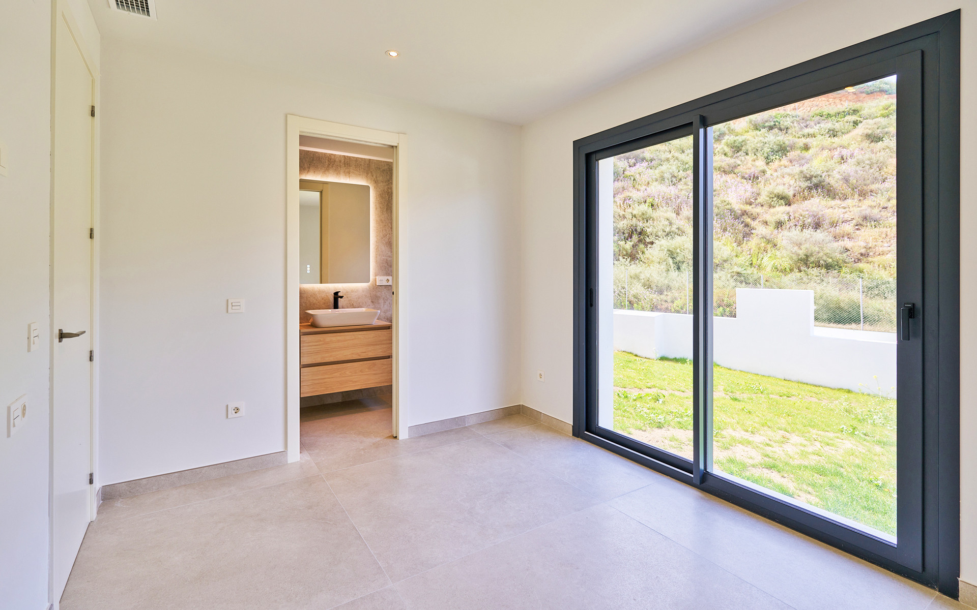 6 Bedroom Villa in Mijas - Photo 28