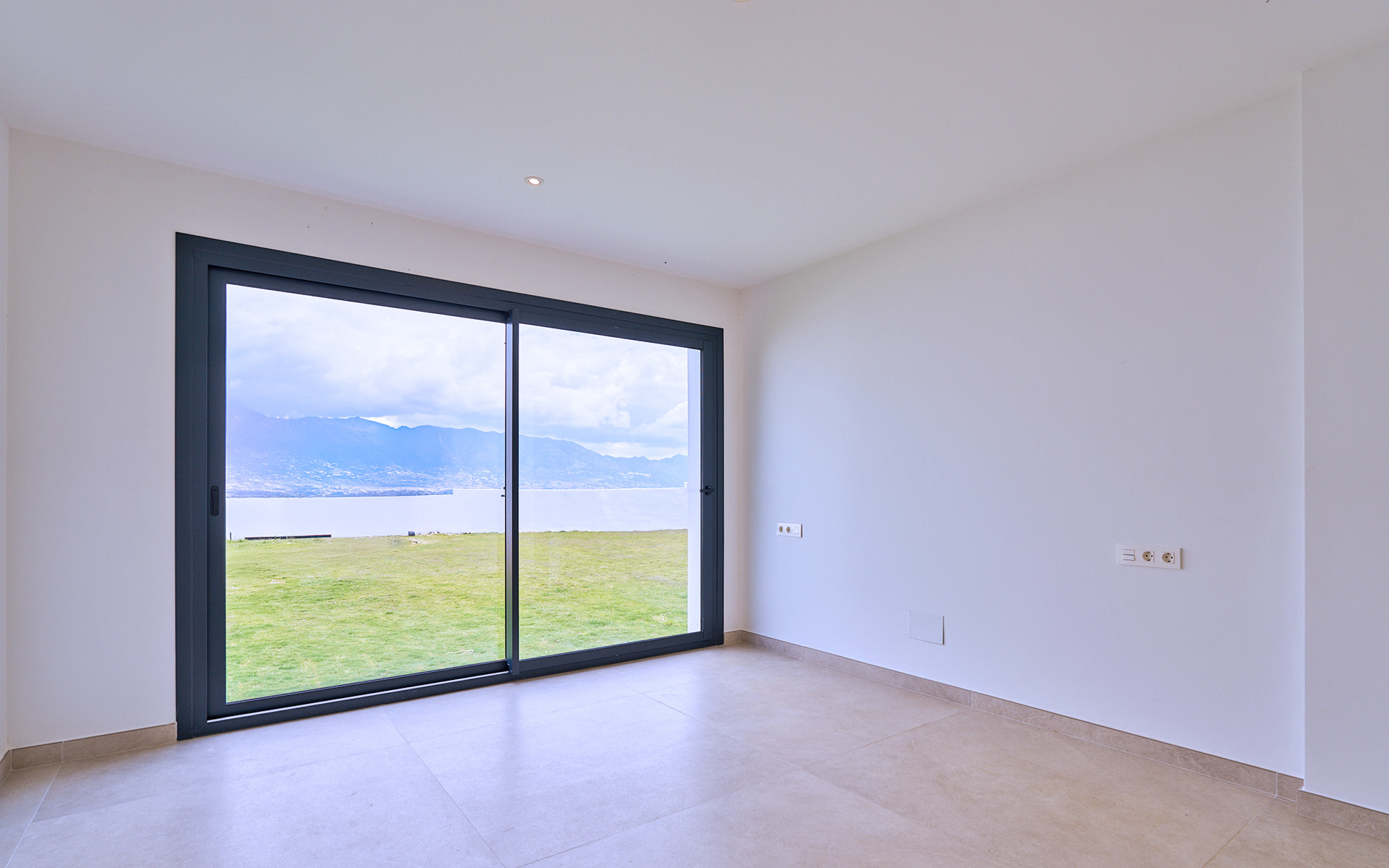 6 Bedroom Villa in Mijas - Photo 17