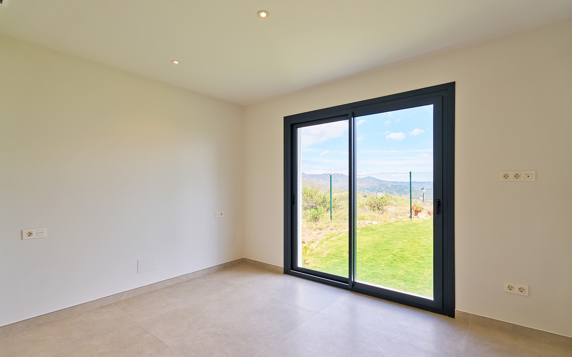 6 Bedroom Villa in Mijas - Photo 25