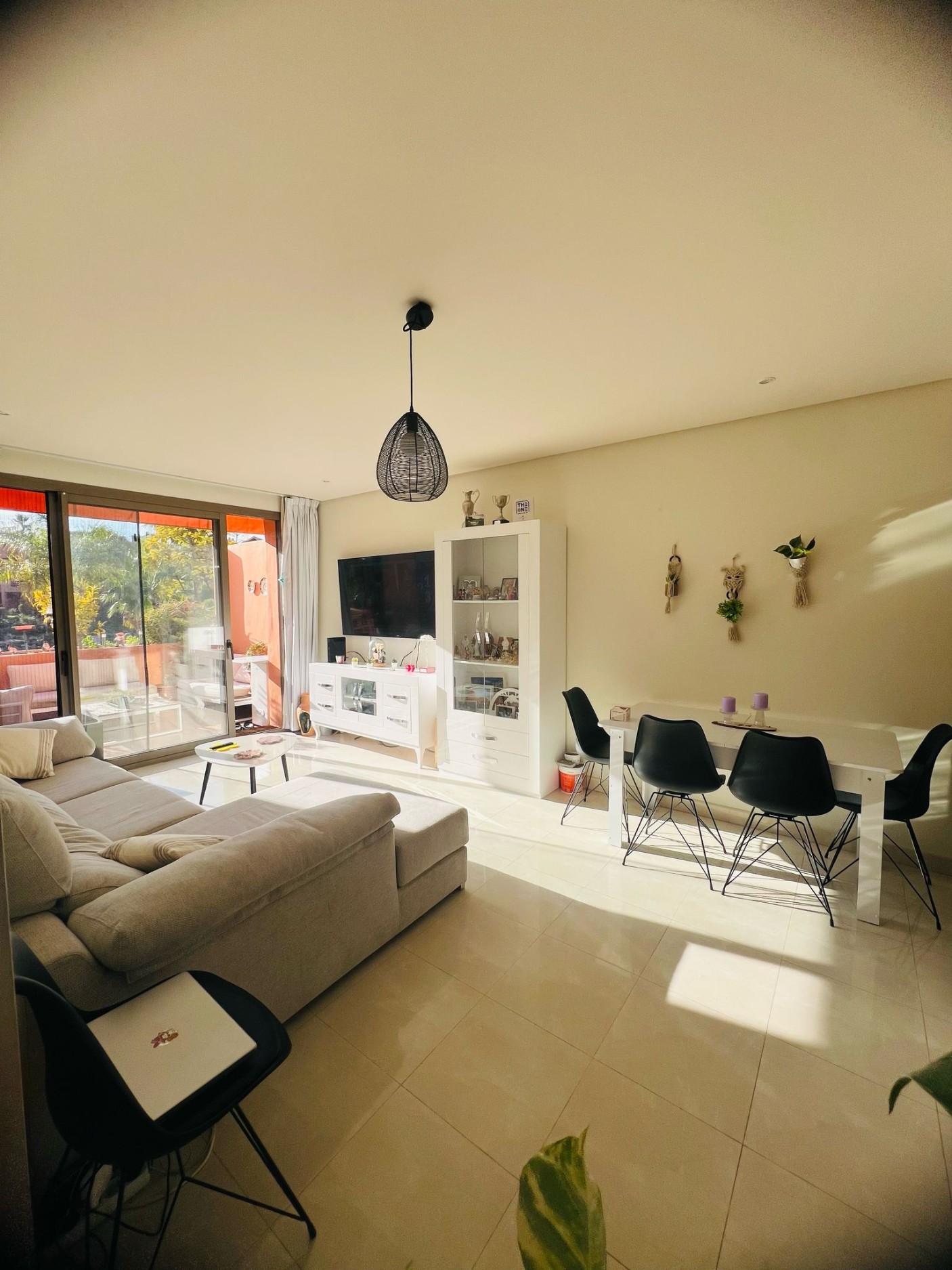 2 Bedroom Apartment in Estepona - Photo 3