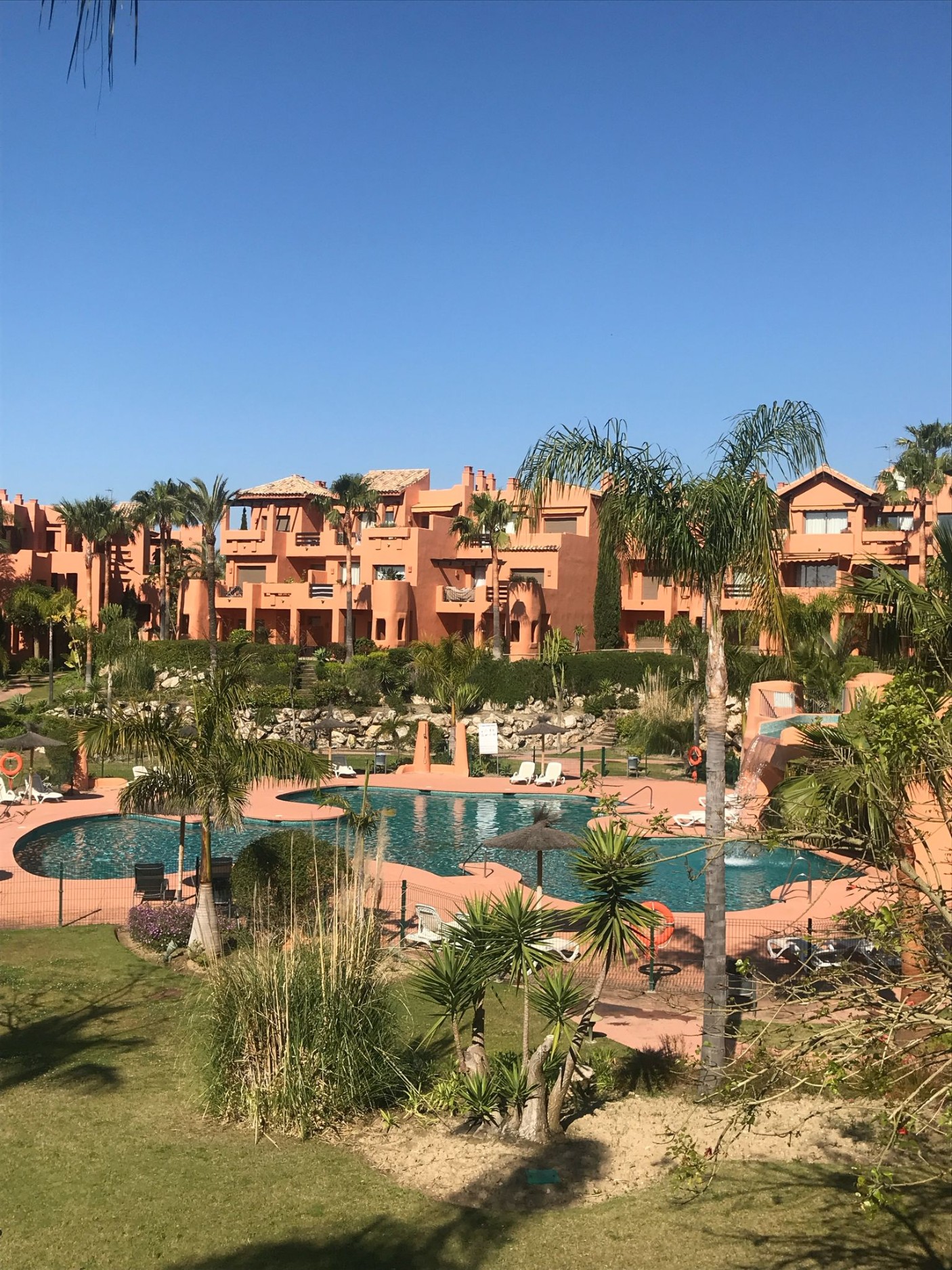 2 Bedroom Apartment in Estepona - Photo 2