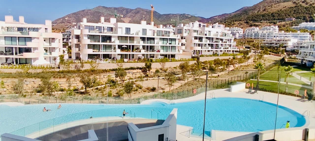2 Bedroom Apartment in Fuengirola - Photo 17