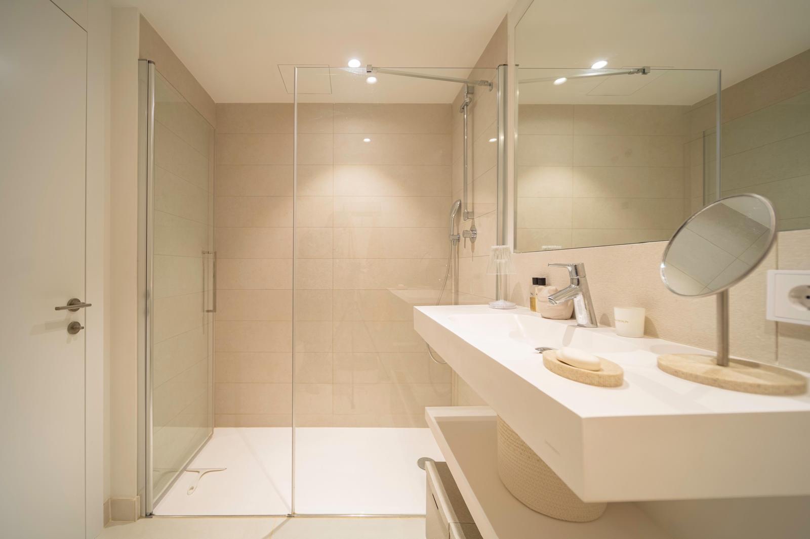 2 Bedroom Apartment in Fuengirola - Photo 12