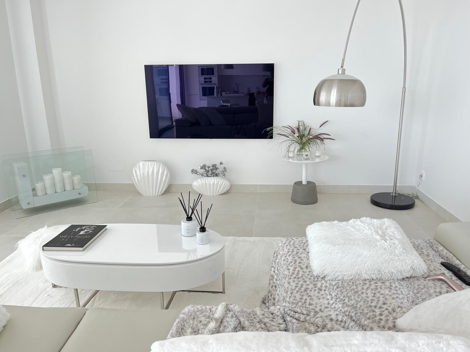 2 Bedroom Apartment in Fuengirola - Photo 4