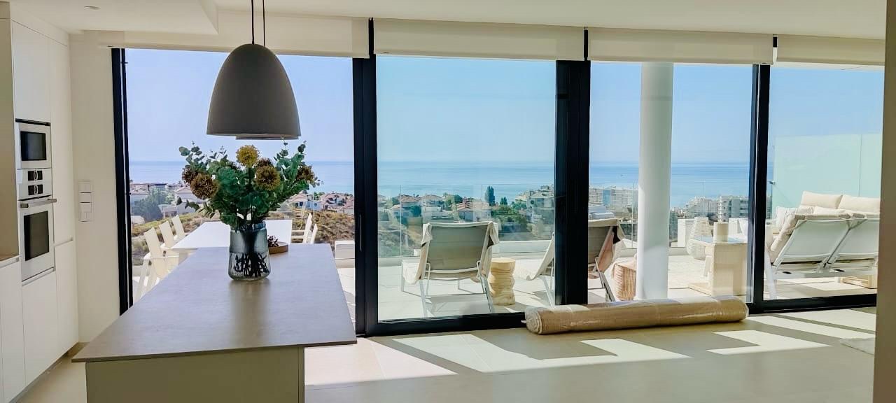 2 Bedroom Apartment in Fuengirola - Photo 13