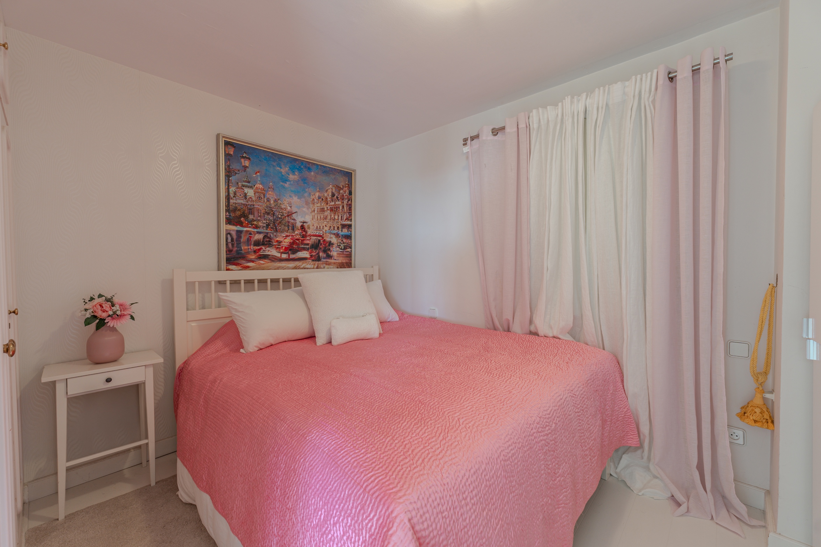 2 Bedroom Apartment in Marbella - Photo 12