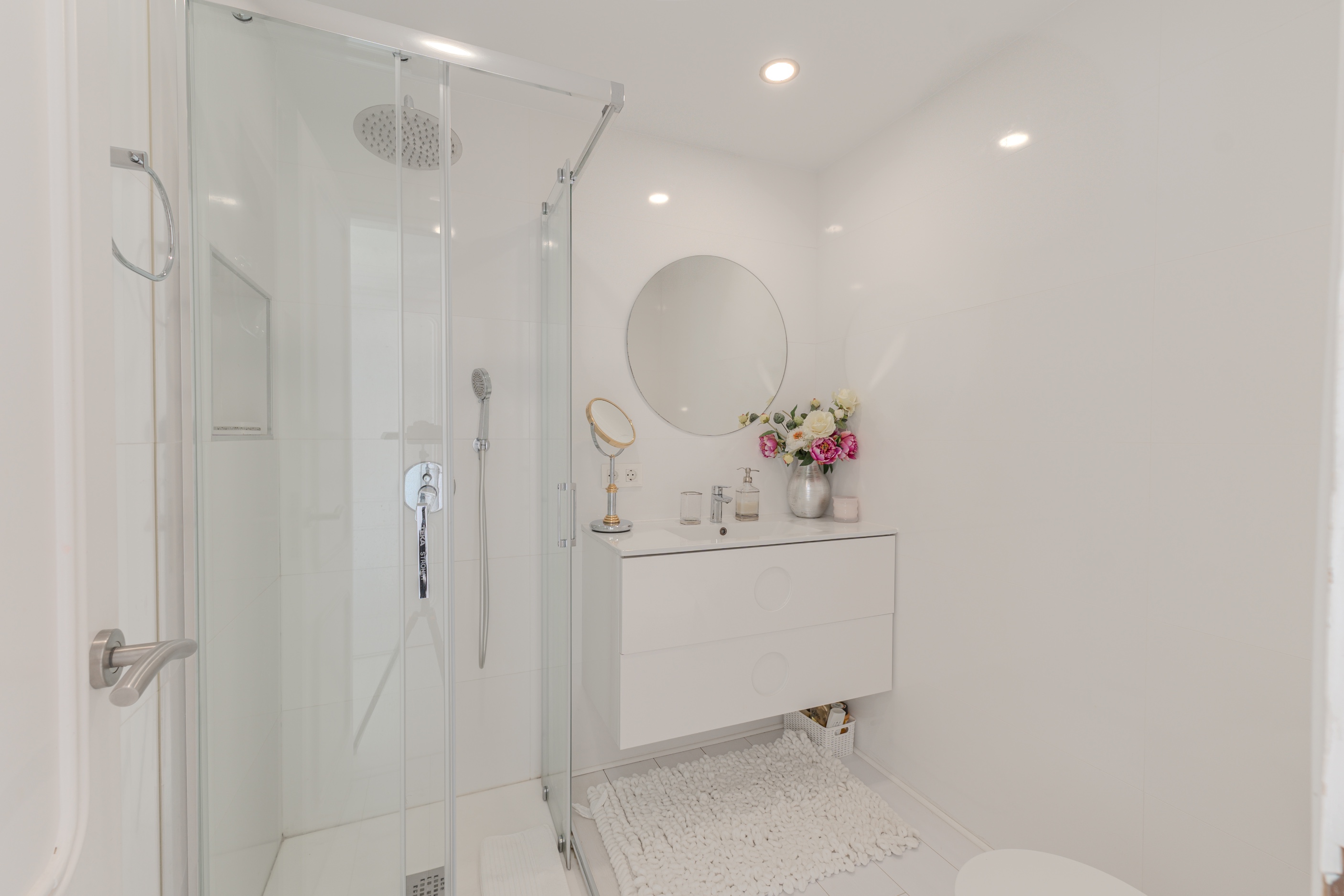 2 Bedroom Apartment in Marbella - Photo 14