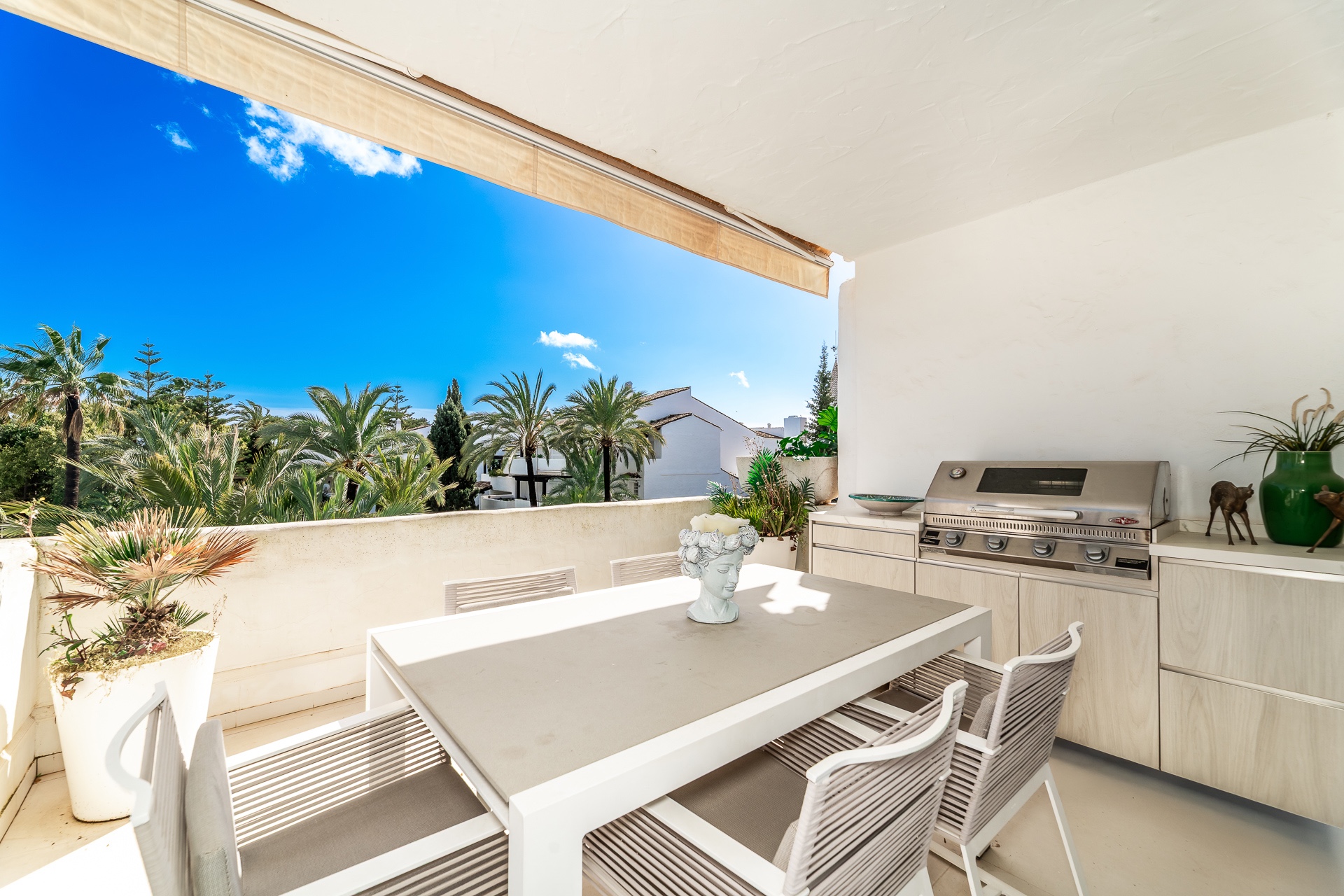 3 Bedroom Apartment in Marbella - Photo 11