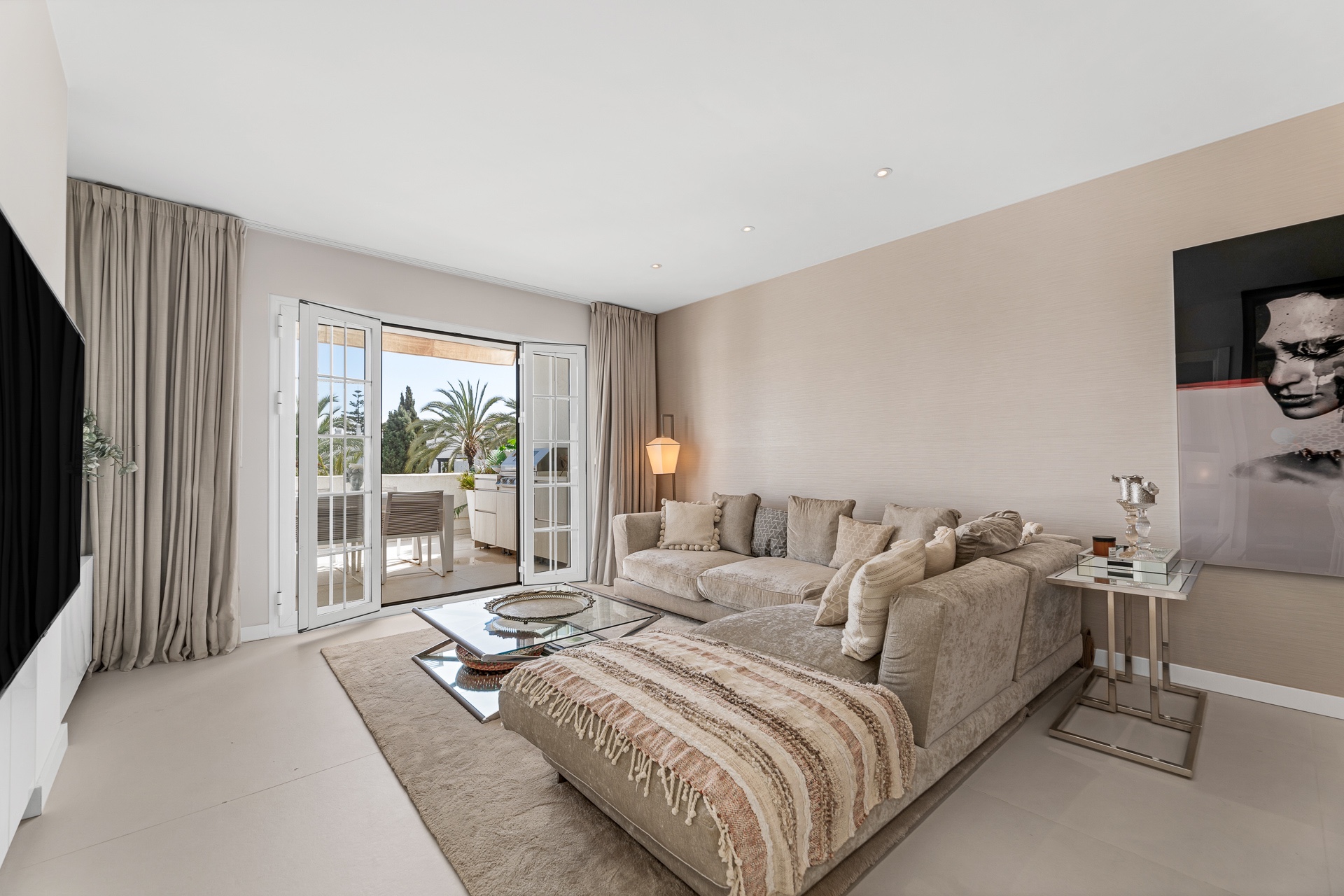 3 Bedroom Apartment in Marbella - Photo 4