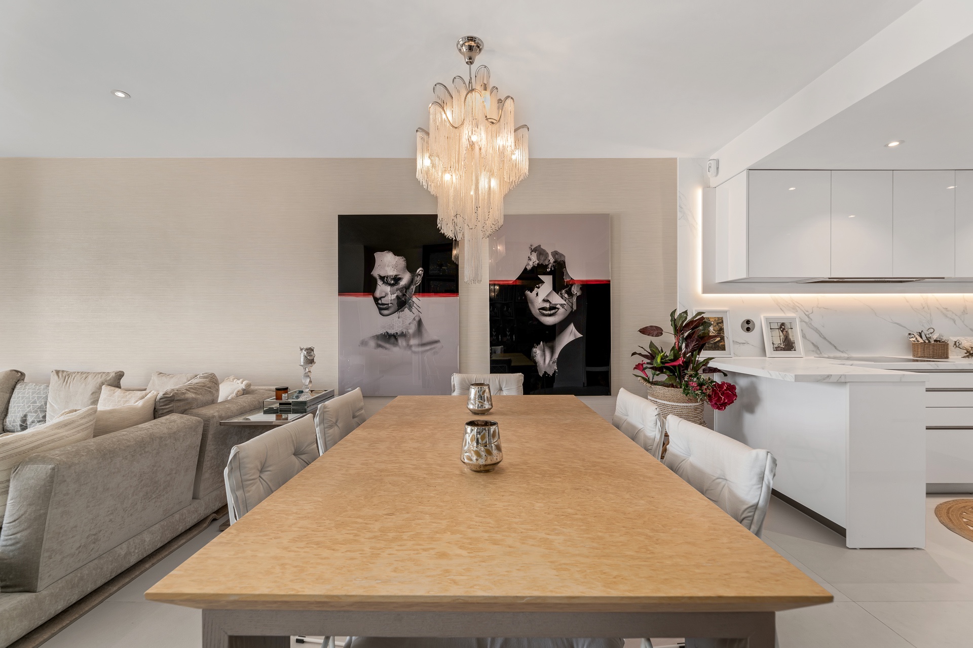 3 Bedroom Apartment in Marbella - Photo 2