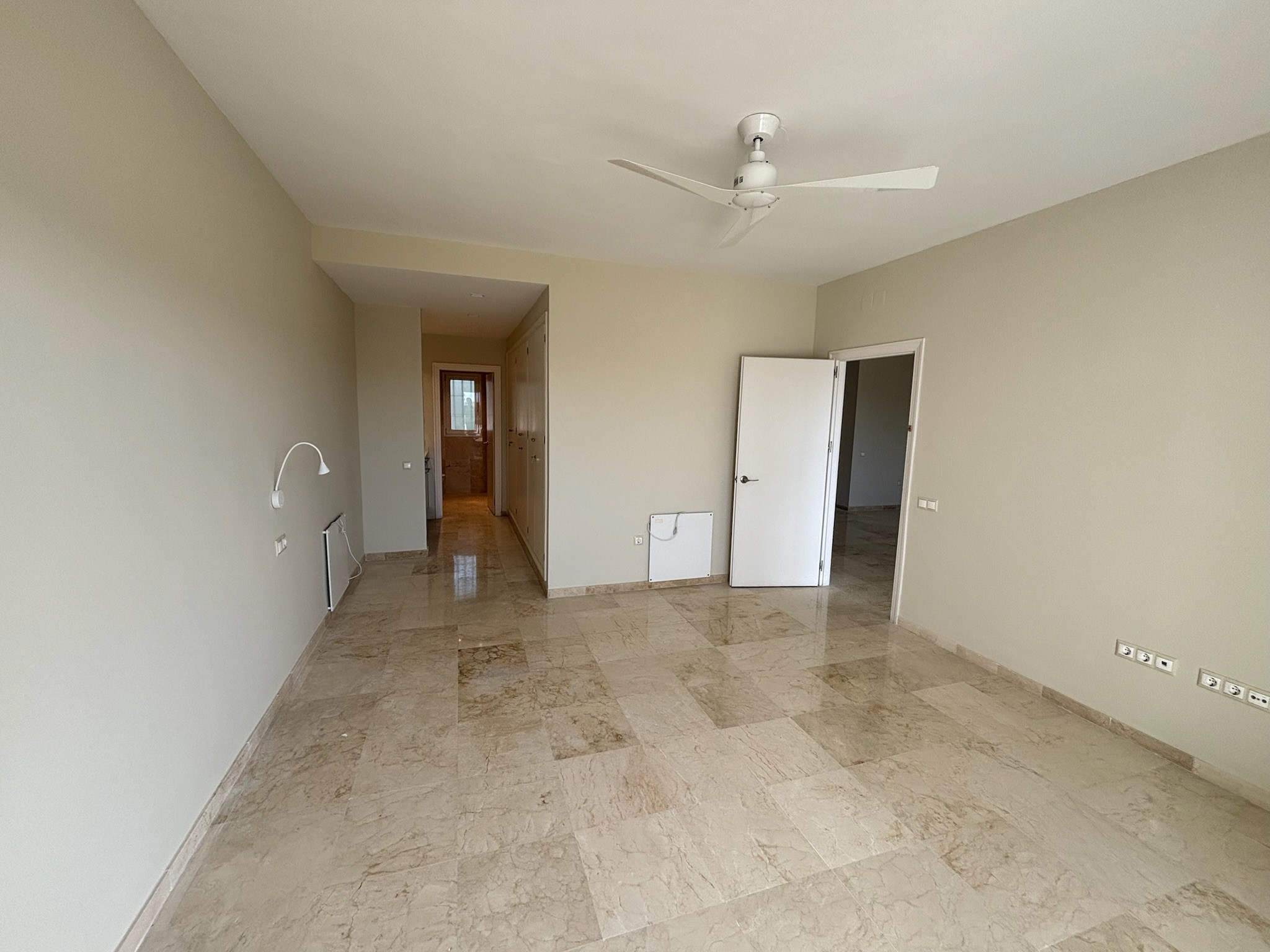 3 Bedroom Apartment in San Pedro de Alcántara - Photo 32