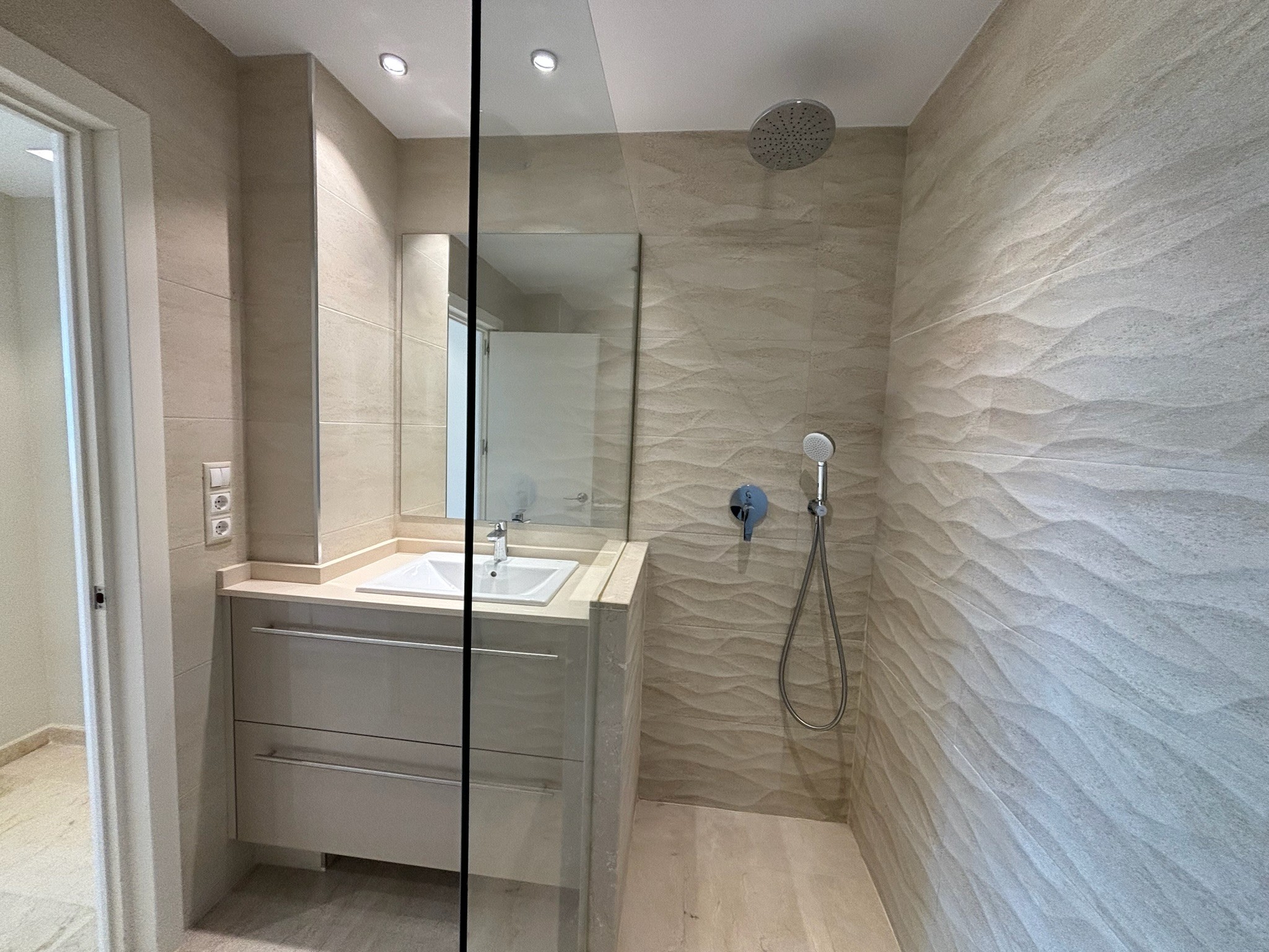3 Bedroom Apartment in San Pedro de Alcántara - Photo 12