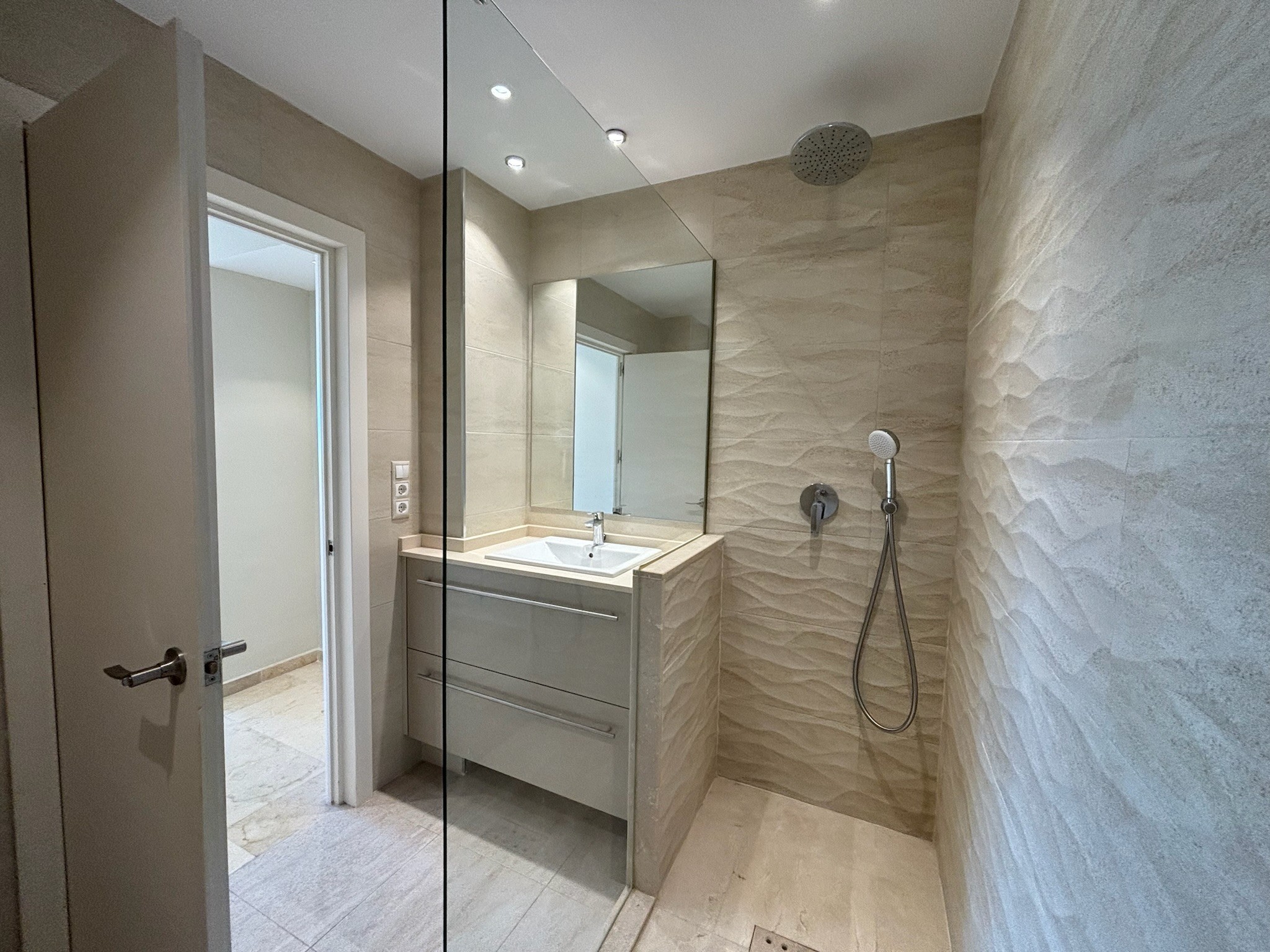 3 Bedroom Apartment in San Pedro de Alcántara - Photo 10