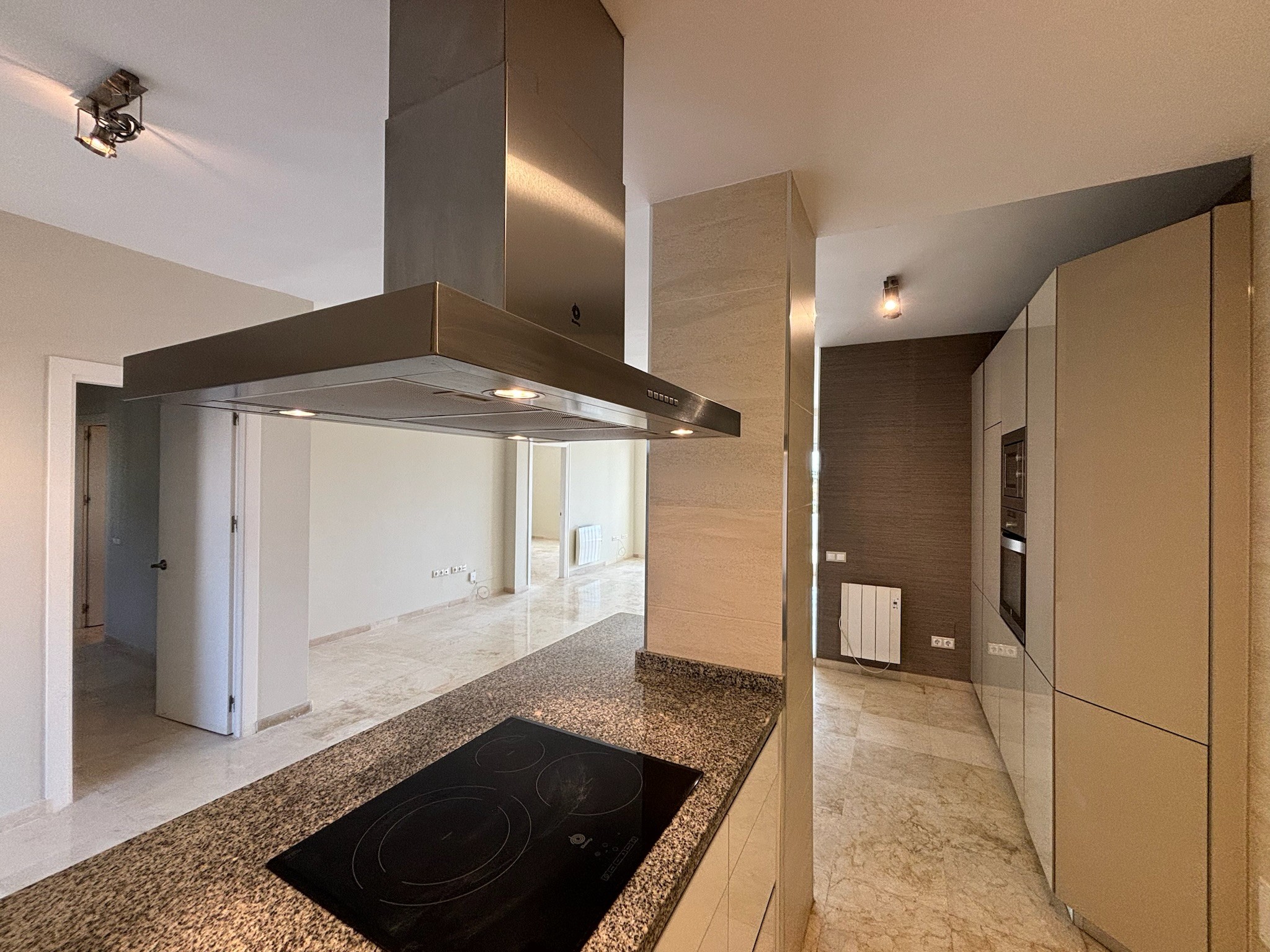 3 Bedroom Apartment in San Pedro de Alcántara - Photo 3