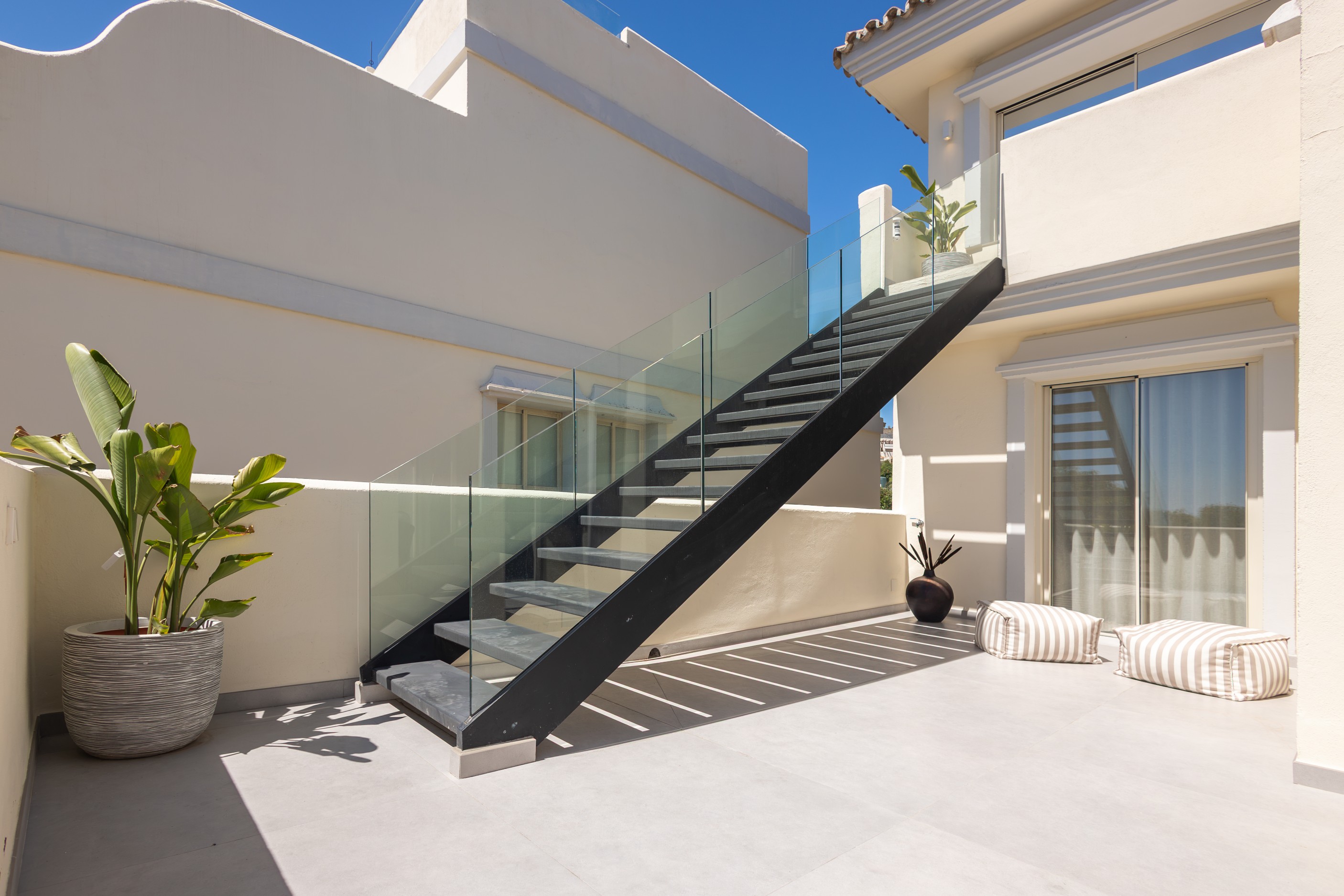 3 Bedroom Apartment in Marbella - Photo 17