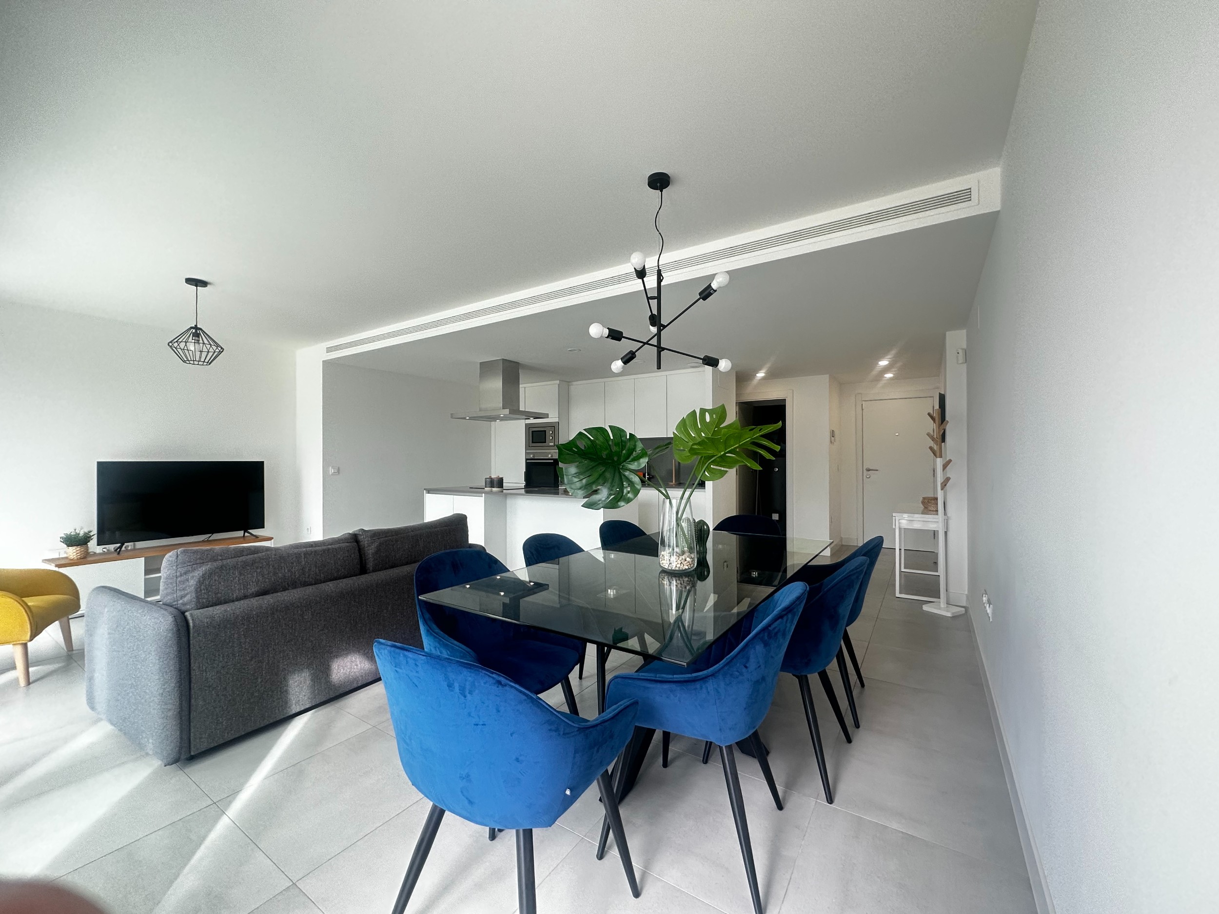 3 Bedroom Apartment in Estepona - Photo 8
