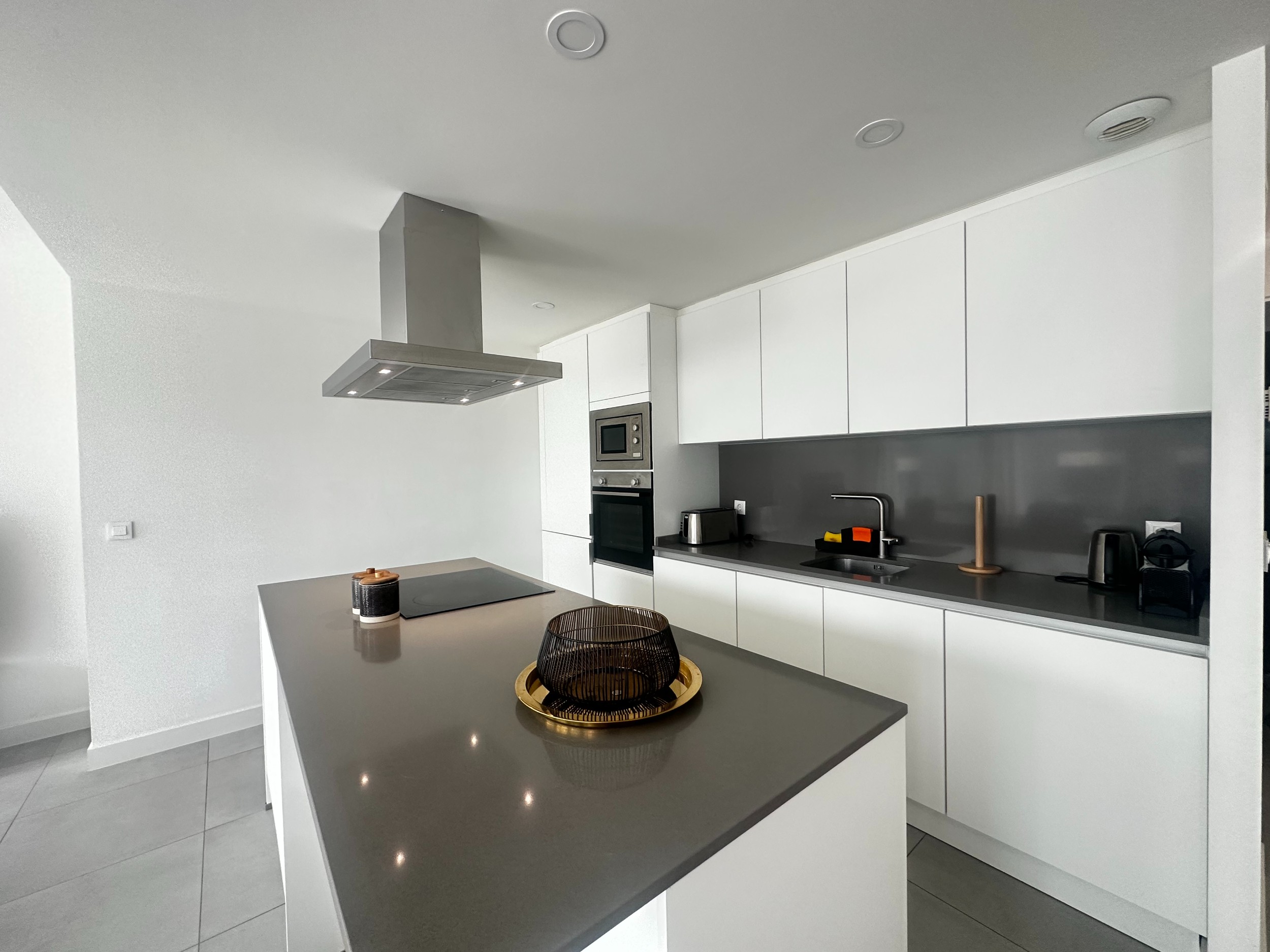 3 Bedroom Apartment in Estepona - Photo 6