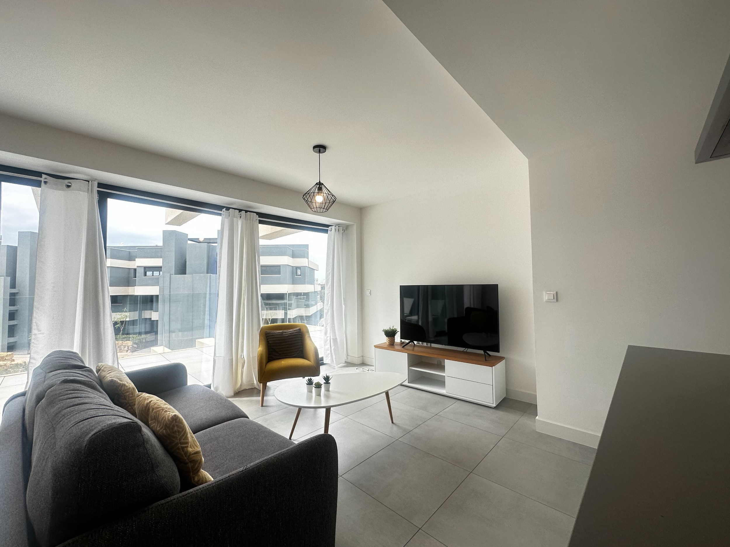 3 Bedroom Apartment in Estepona - Photo 5