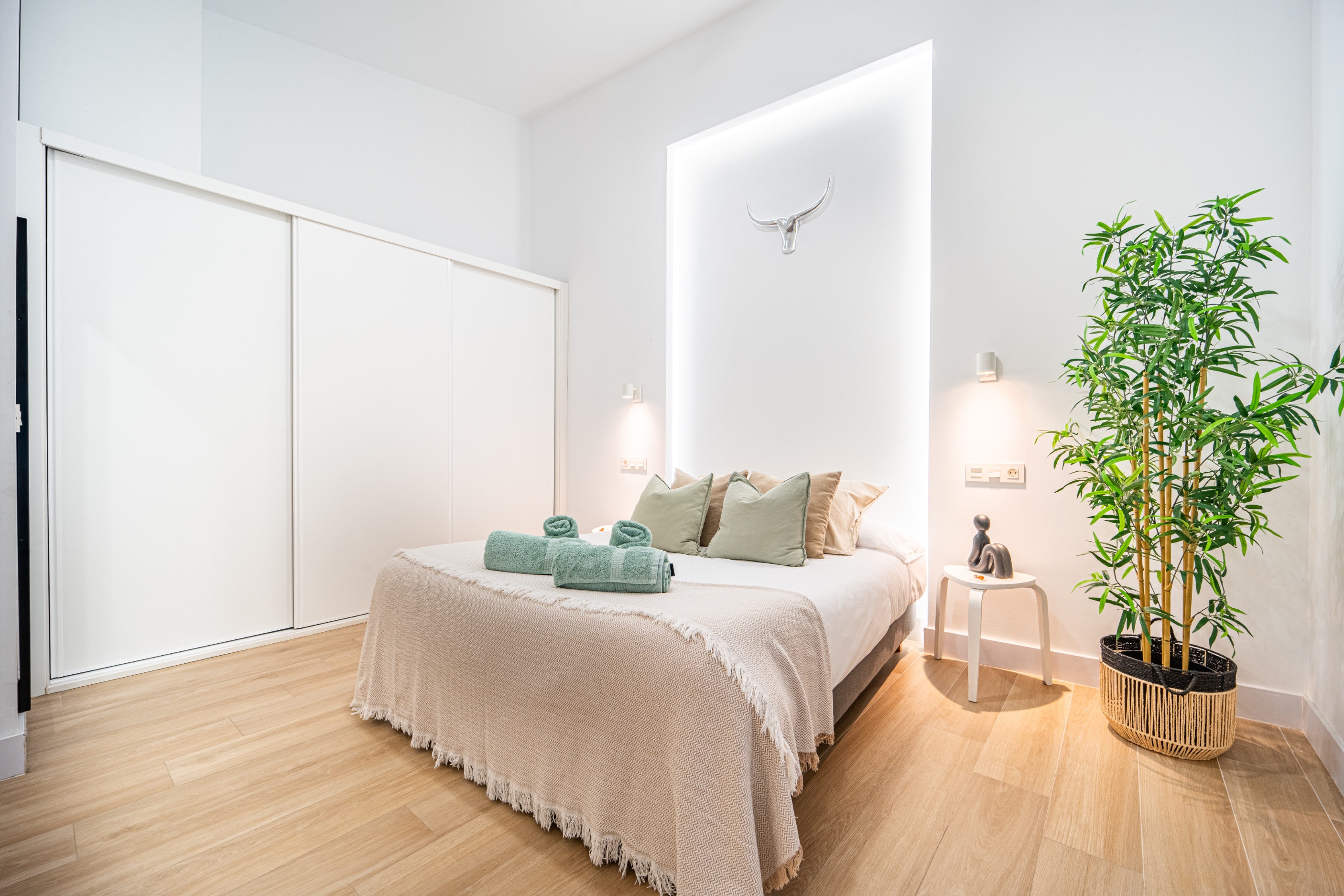 1 Bedroom Apartment in Málaga - Photo 6