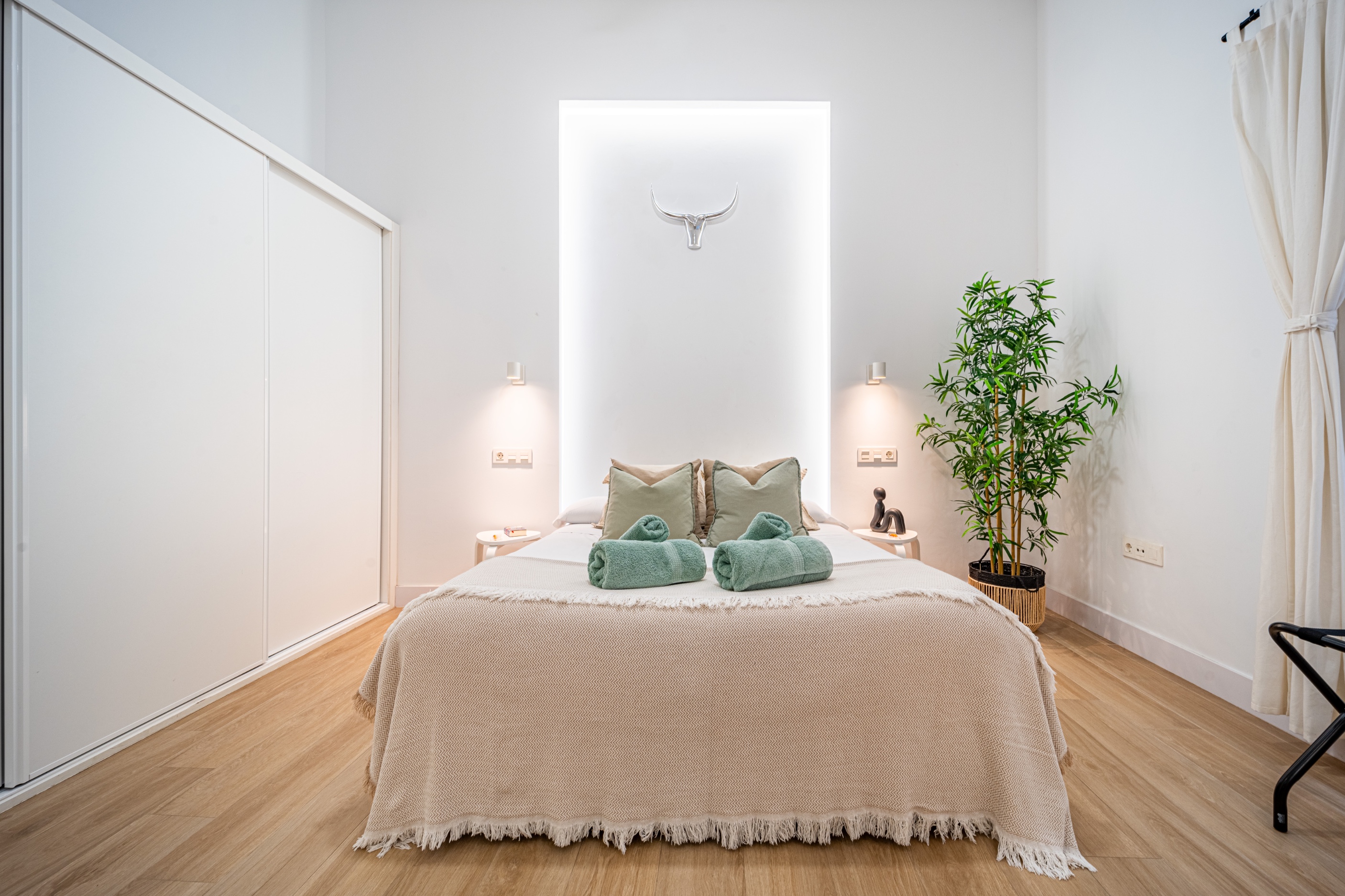1 Bedroom Apartment in Málaga - Photo 5