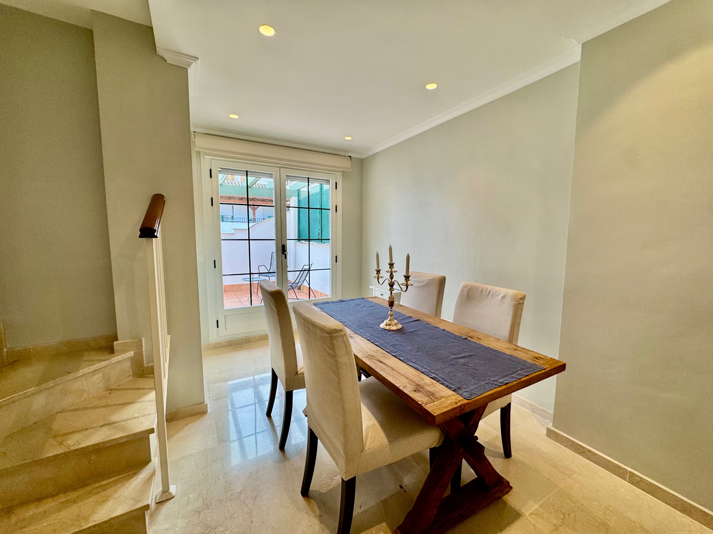 2 Bedroom Penthouse in Estepona - Foto 5