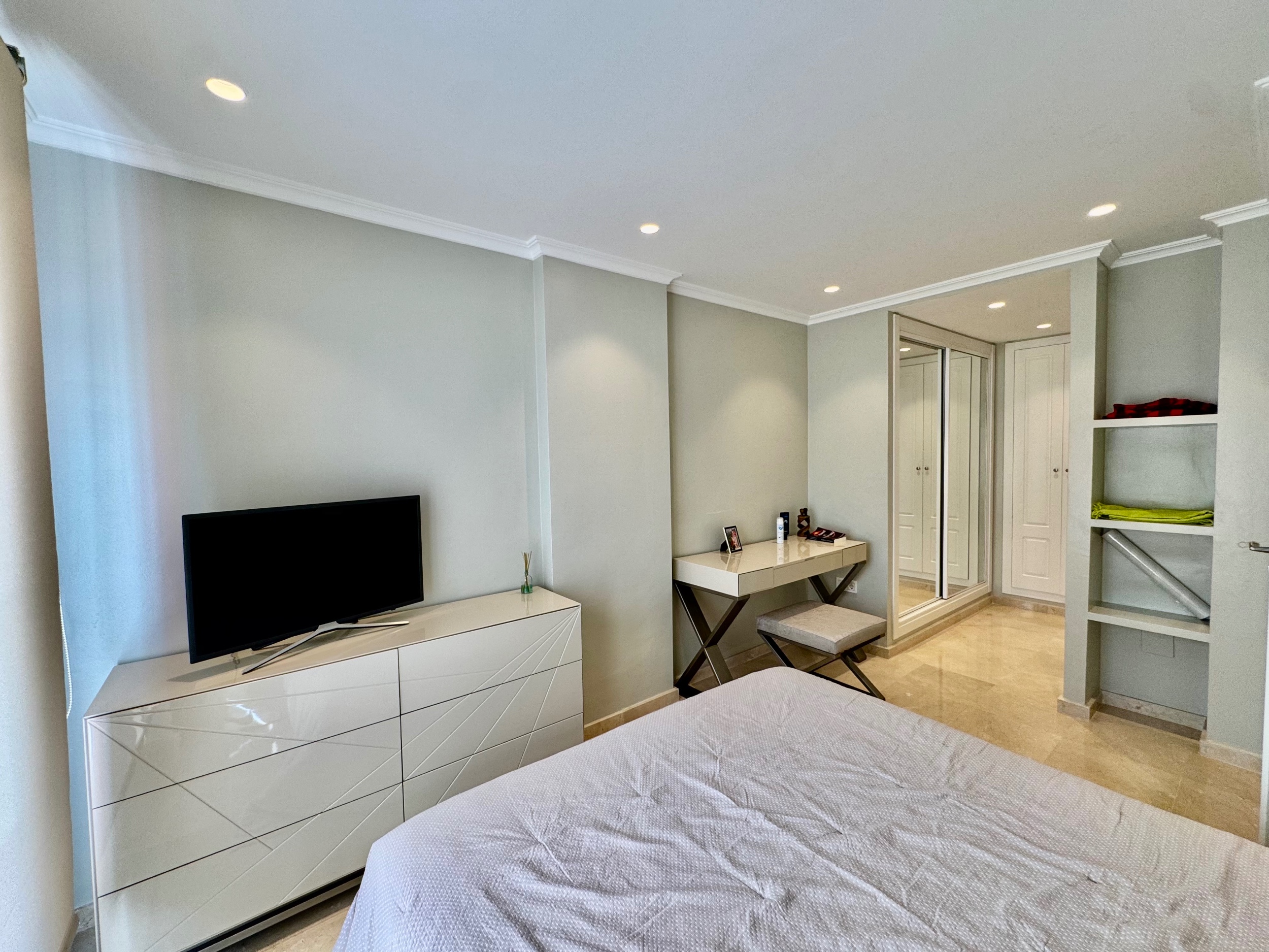 2 Bedroom Penthouse in Estepona - Foto 6