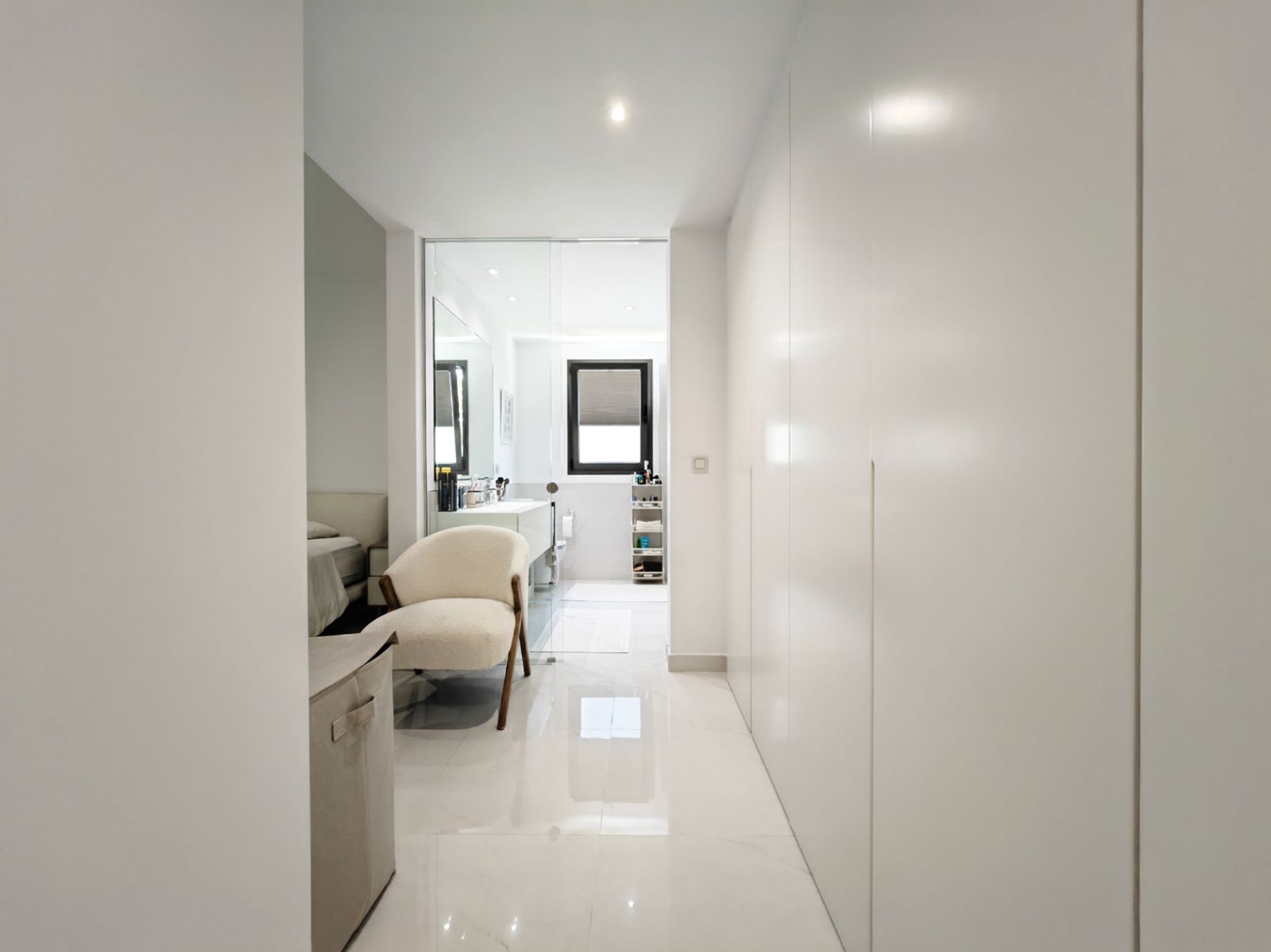 3 Bedroom Apartment in Estepona - Photo 9