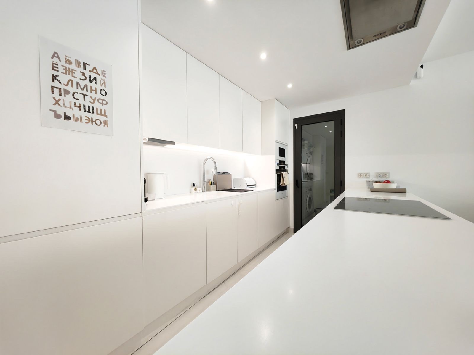3 Bedroom Apartment in Estepona - Photo 11