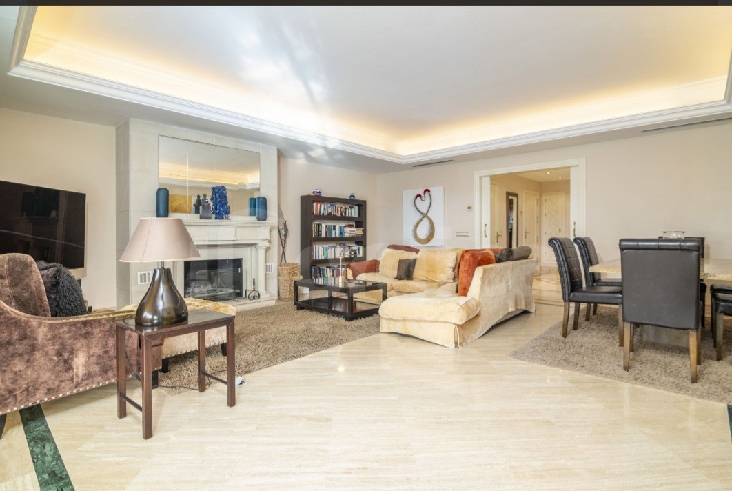 3 Bedroom Apartment in Marbella - Photo 5