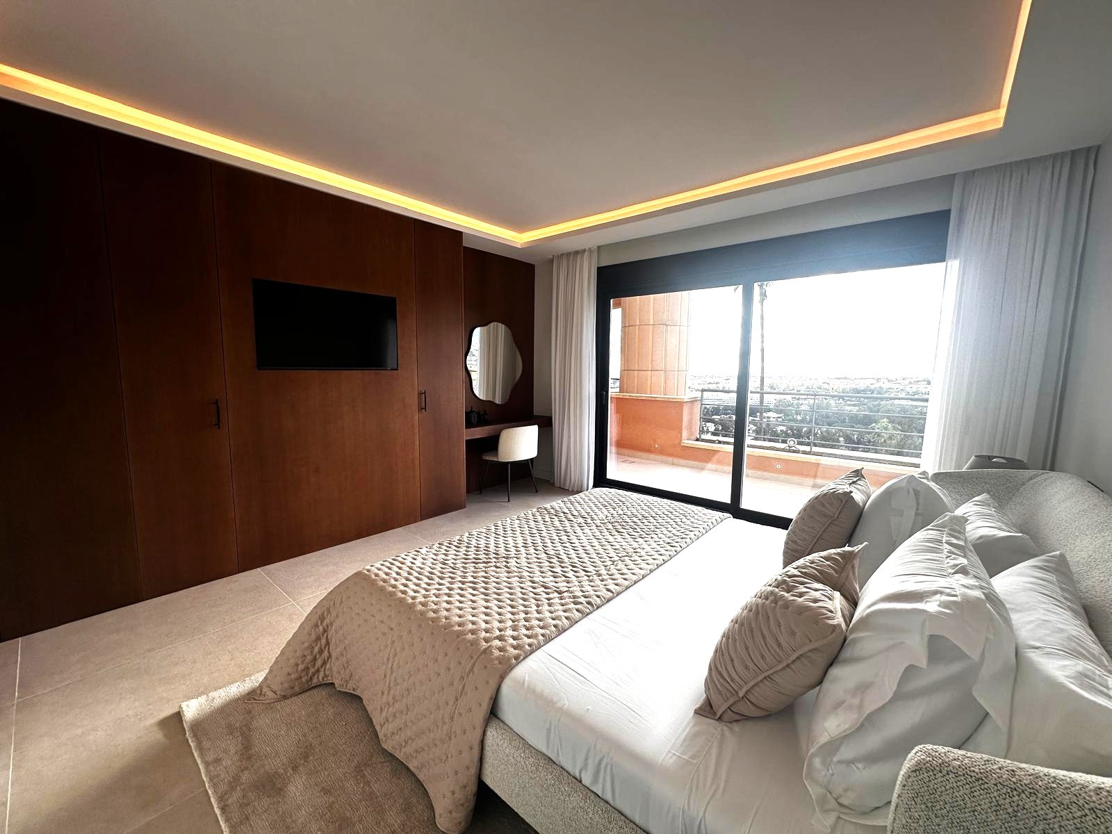 3 Bedroom Apartment in Marbella - Photo 7