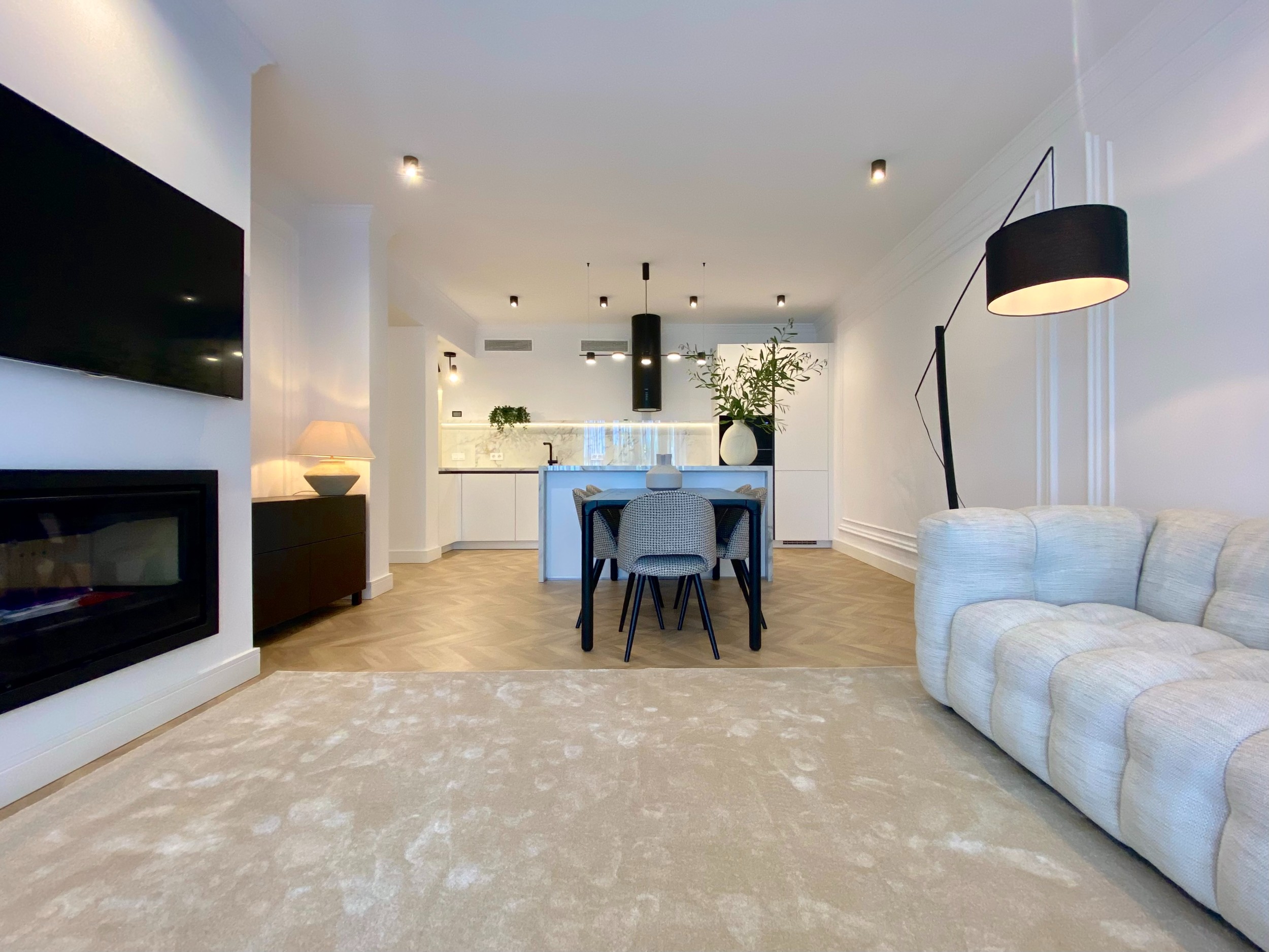 3 Bedroom Apartment in Estepona - Photo 7