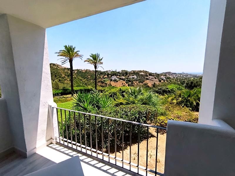 3 Bedroom Apartment in Benahavís - Photo 16