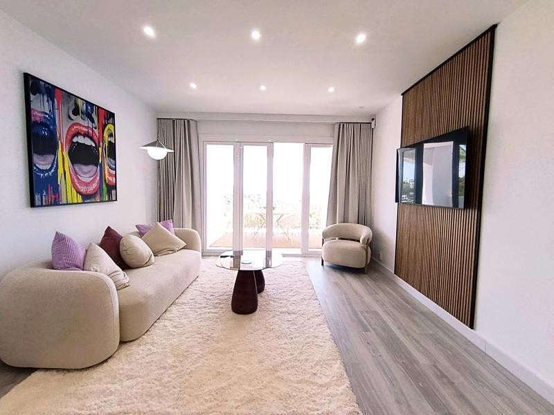 3 Bedroom Apartment in Benahavís - Photo 2