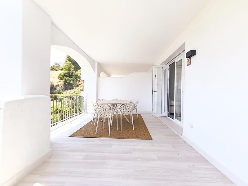 3 Bedroom Apartment in Benahavís - Photo 21