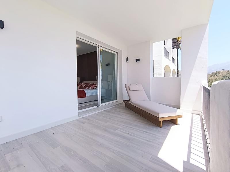 3 Bedroom Apartment in Benahavís - Photo 18