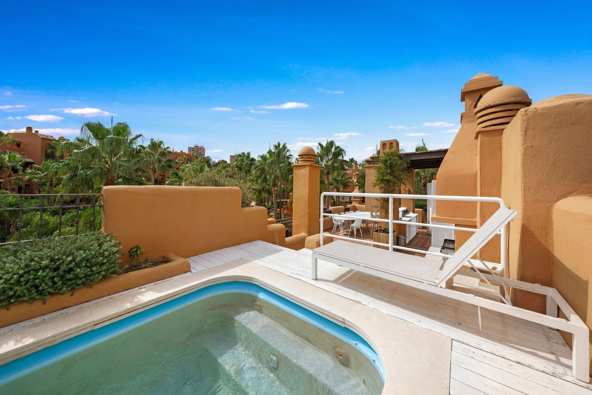 4 Bedroom Apartment in Marbella - Photo 35