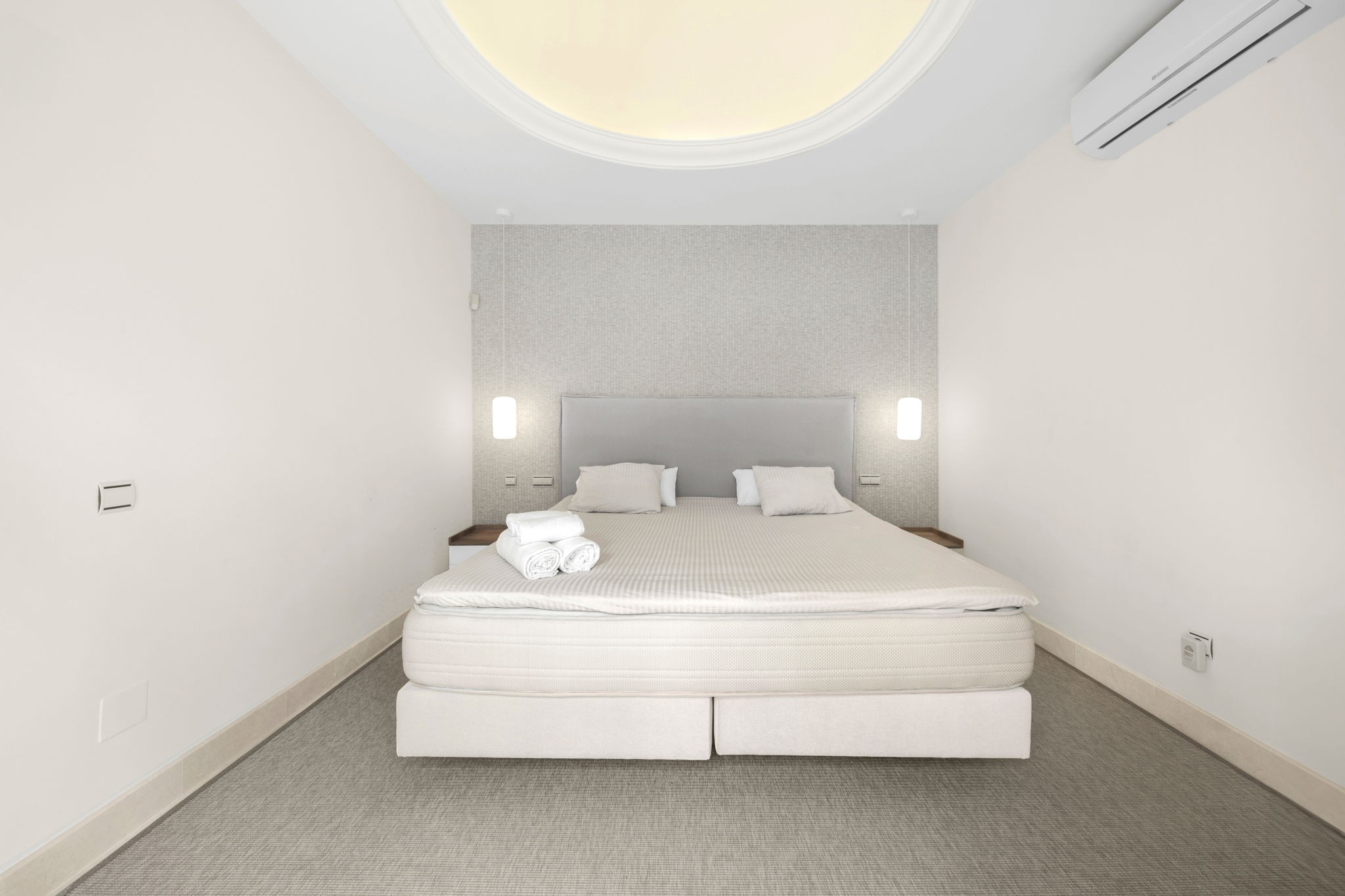 4 Bedroom Apartment in Marbella - Photo 32