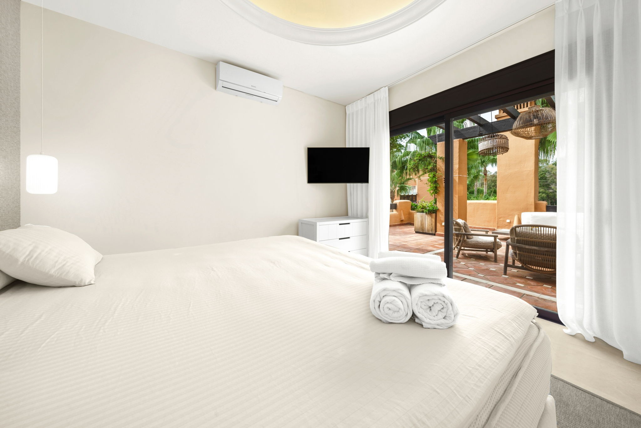 4 Bedroom Apartment in Marbella - Photo 33