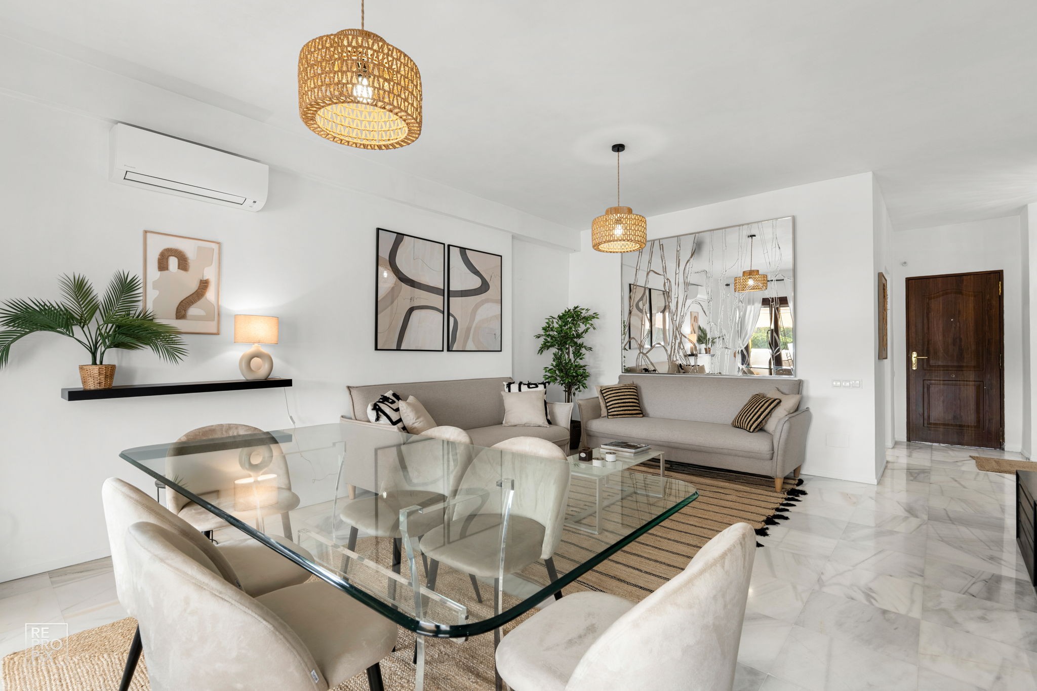 1 Bedroom Apartment in Marbella - Photo 4