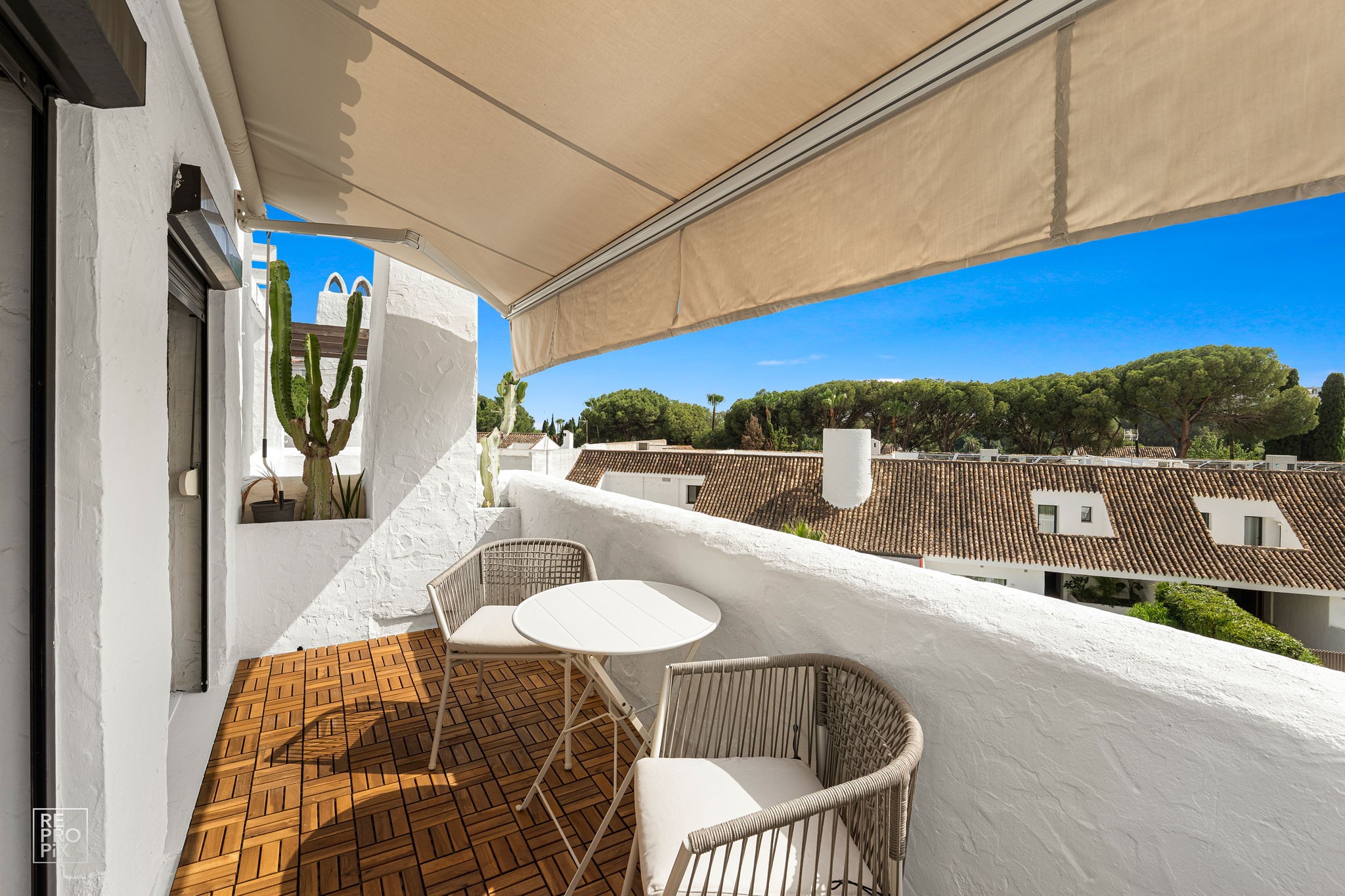 1 Bedroom Apartment in Marbella - Photo 5