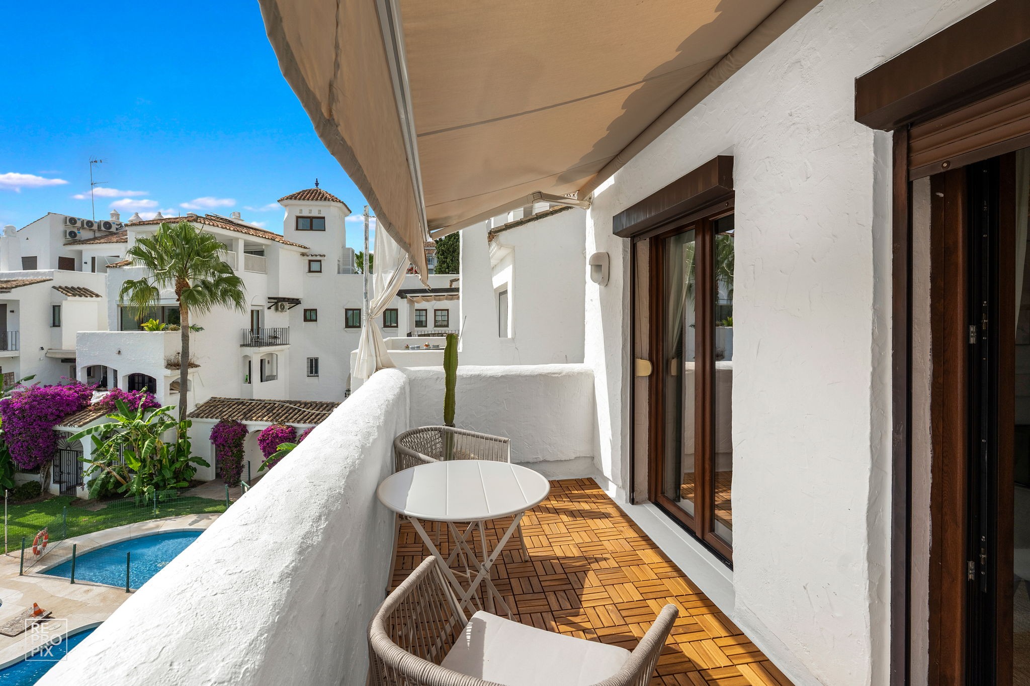 1 Bedroom Apartment in Marbella - Photo 3