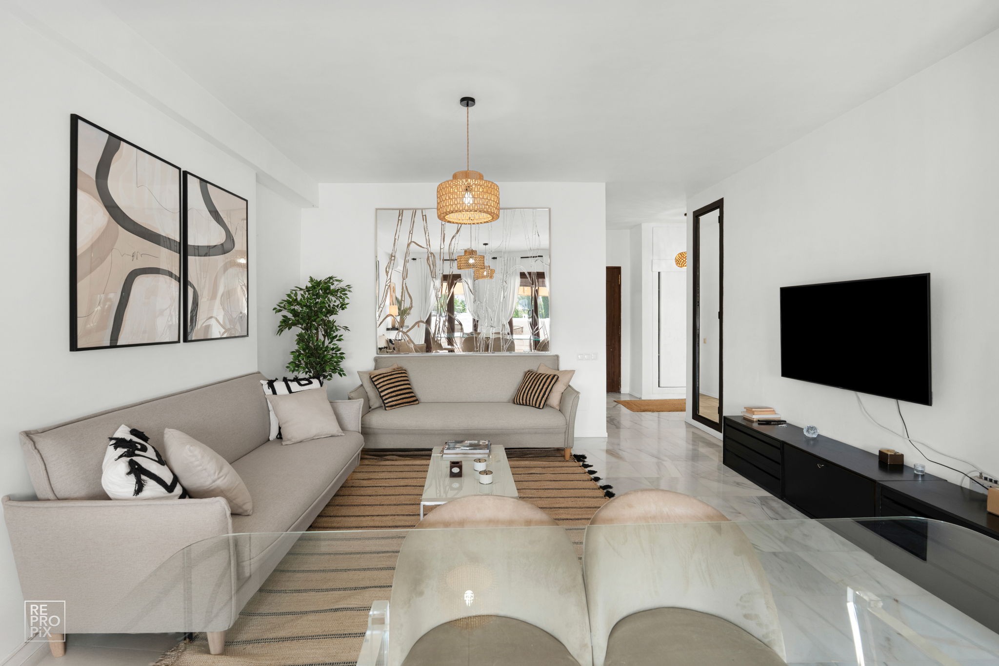 1 Bedroom Apartment in Marbella - Photo 8