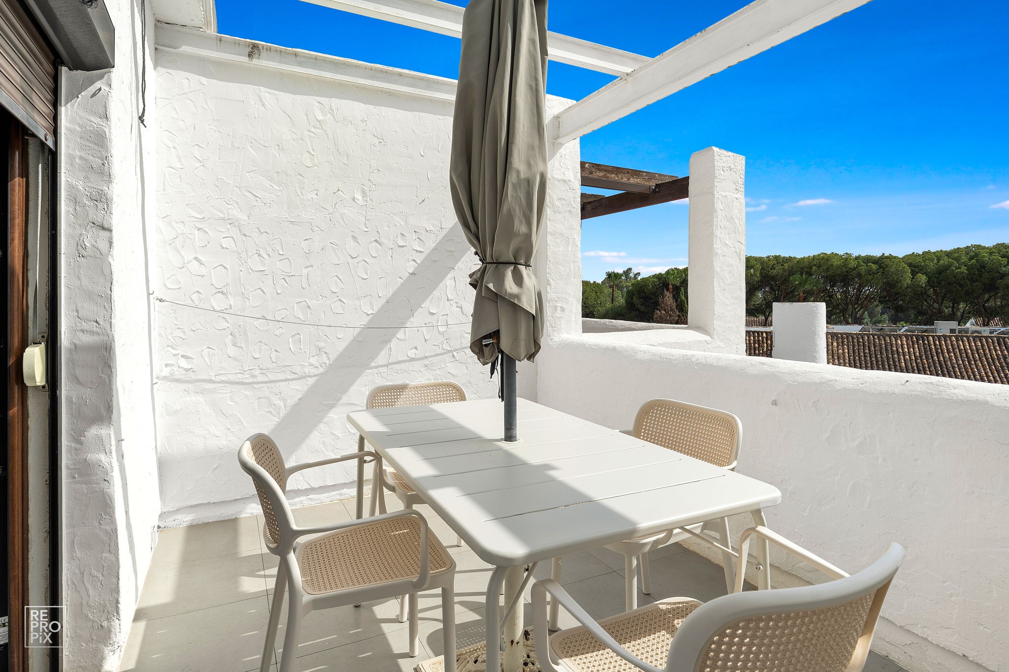 1 Bedroom Apartment in Marbella - Photo 15